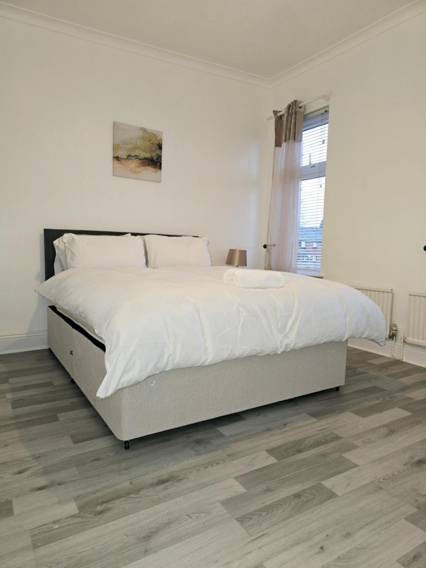 Hollinwood Immaculate Home