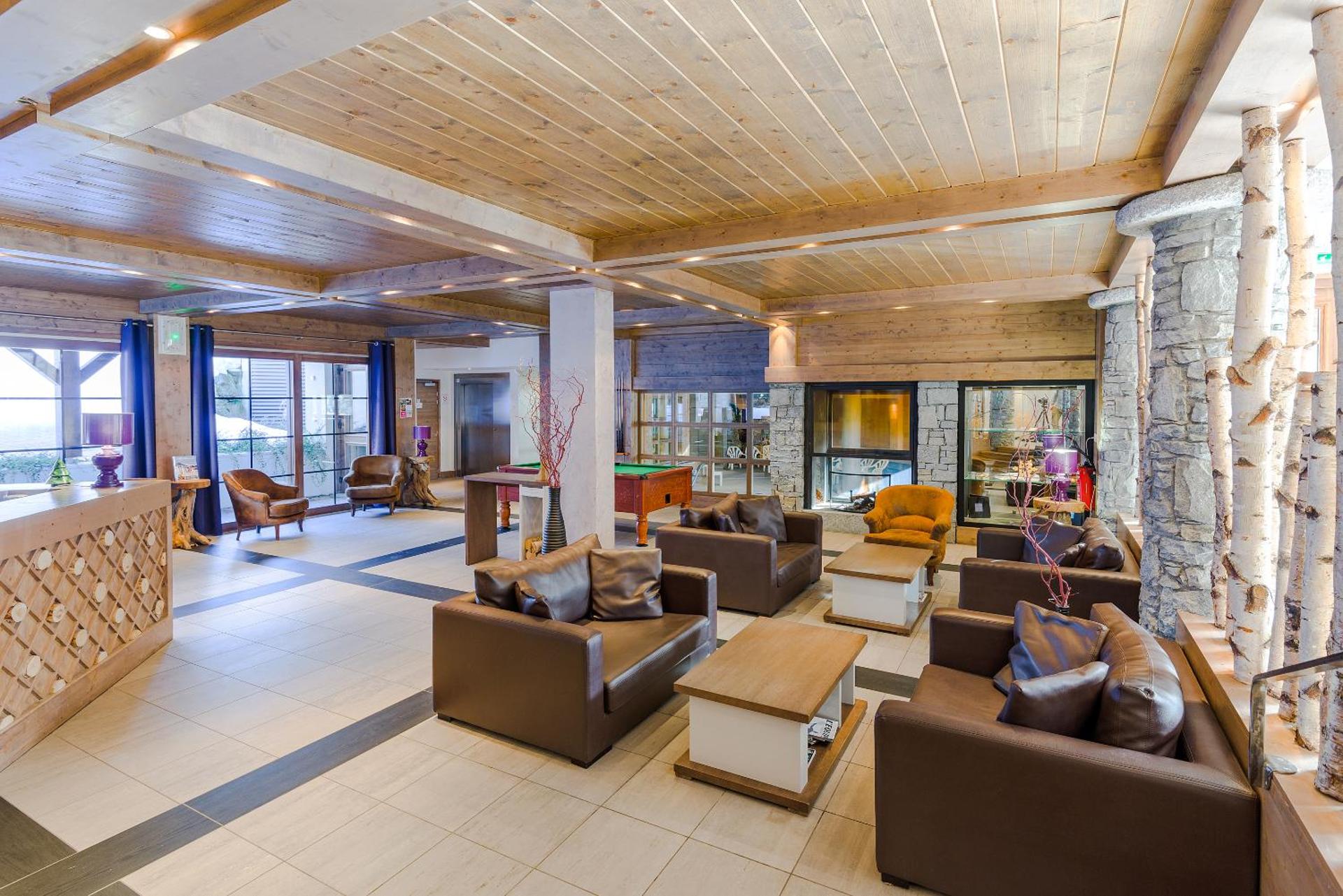 Communal lounge/ TV room