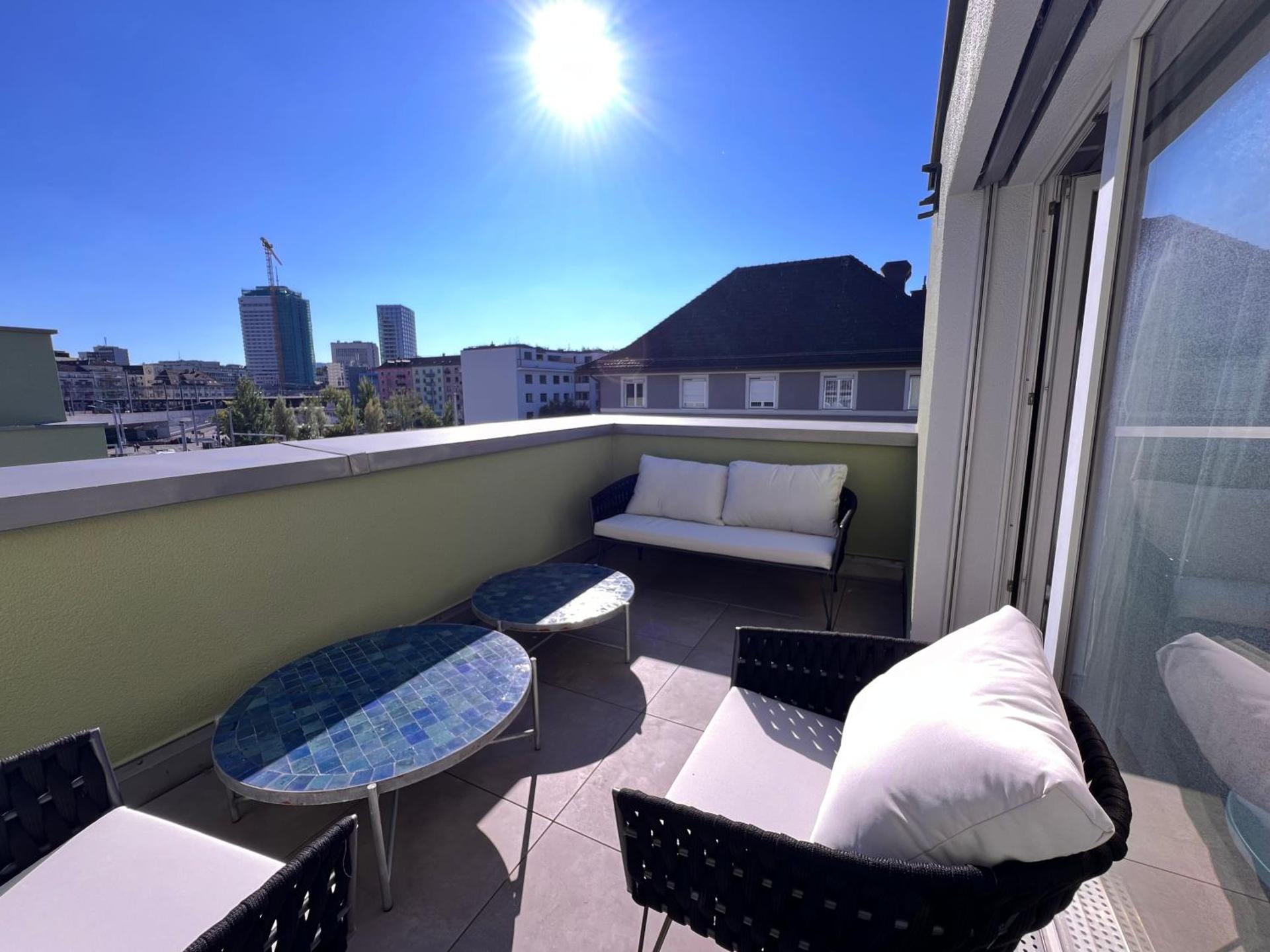 UP&GREAT Apartments - Stylish City Living