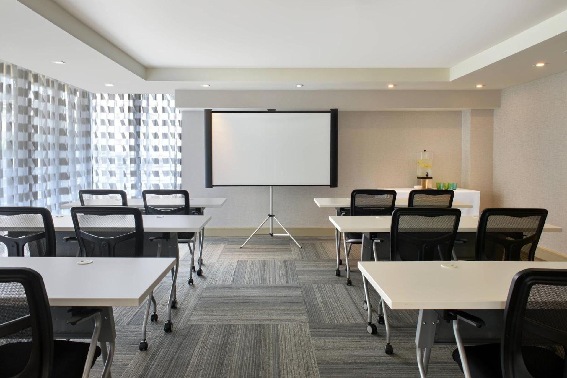 Meeting/conference room