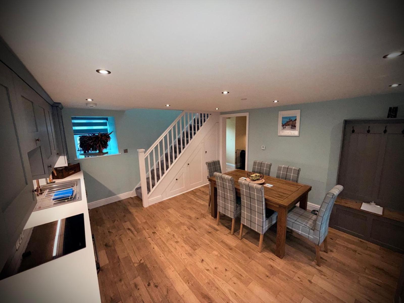 2 Bedroom Cottage in Bower Hinton - The Music Barn!