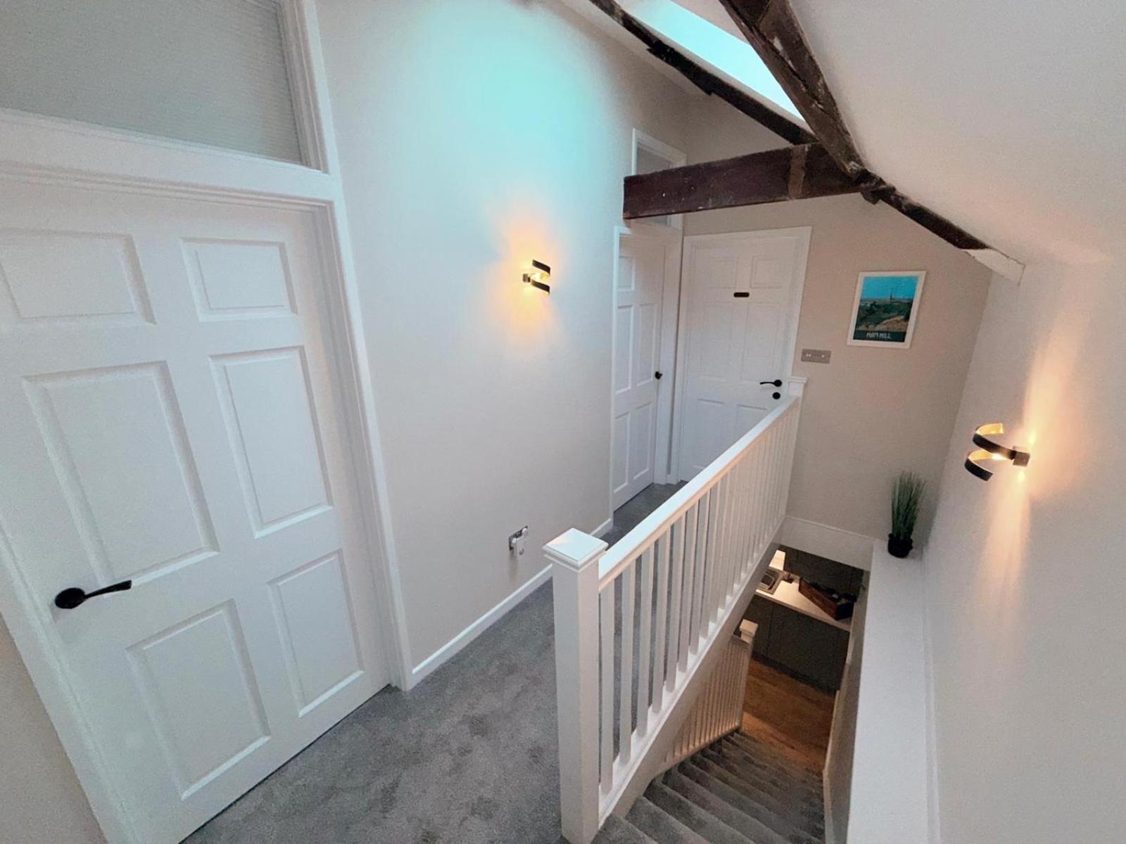 2 Bedroom Cottage in Bower Hinton - The Music Barn!