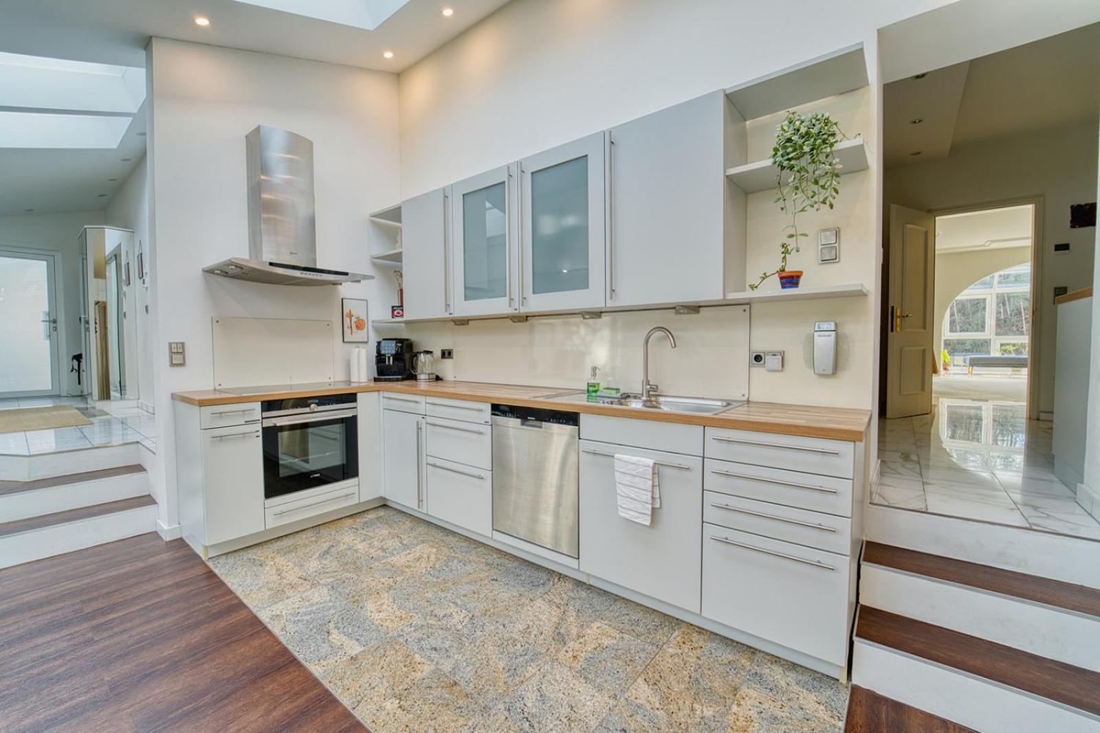 Villa Rheinblick - Riverside Gem near Zurich