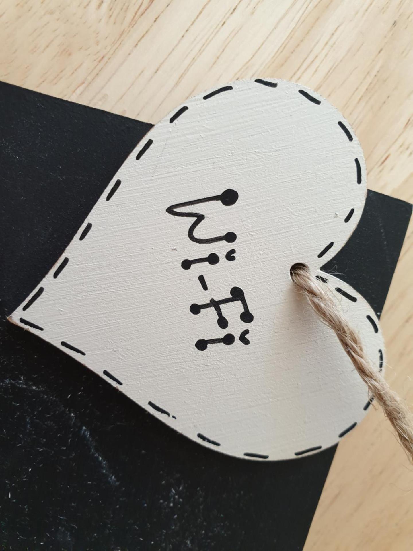 HighTide - 2 bed with parking, balcony & sea view.