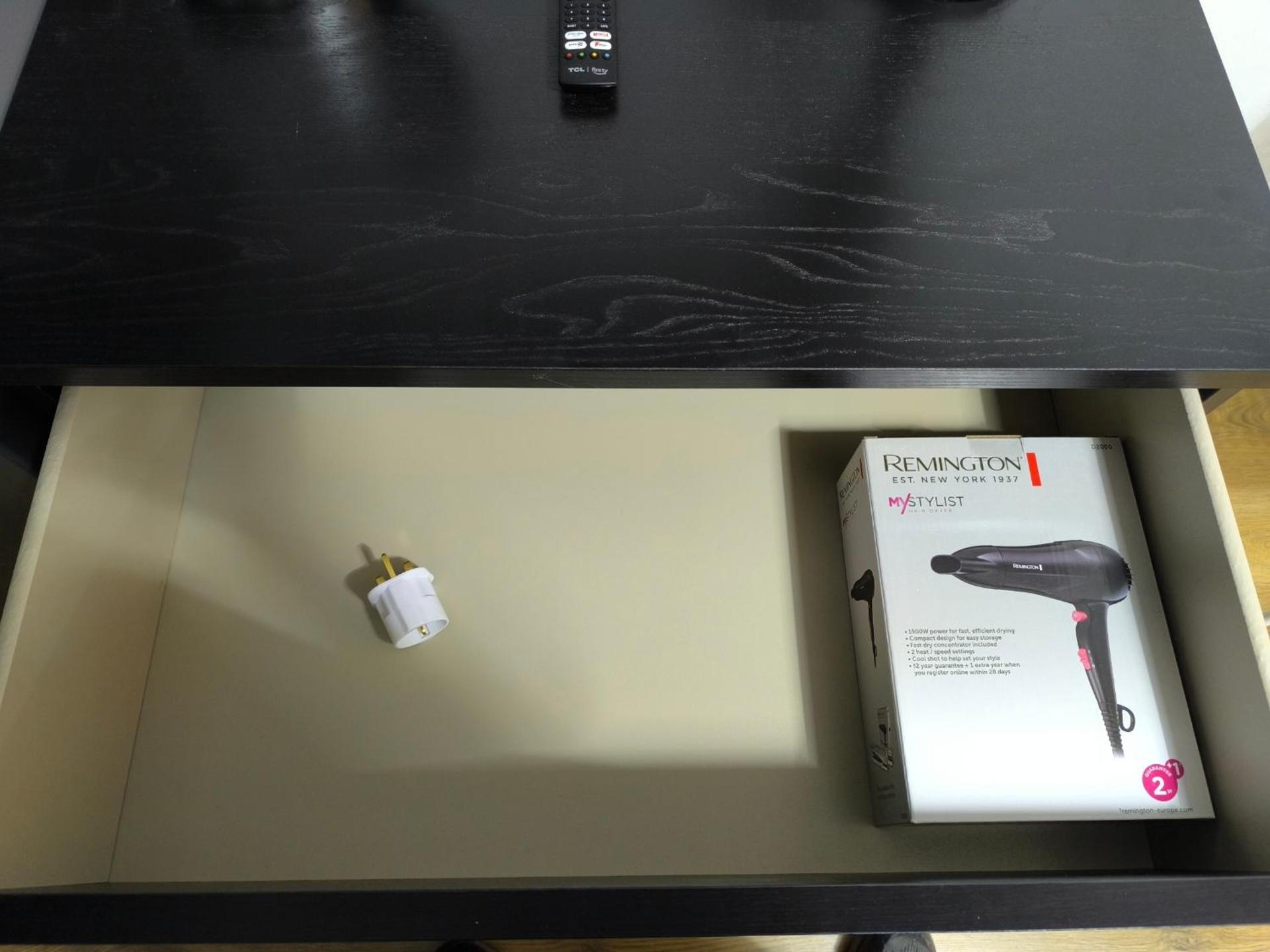 4 person room 3min from South Wimbeldon tube station Room2