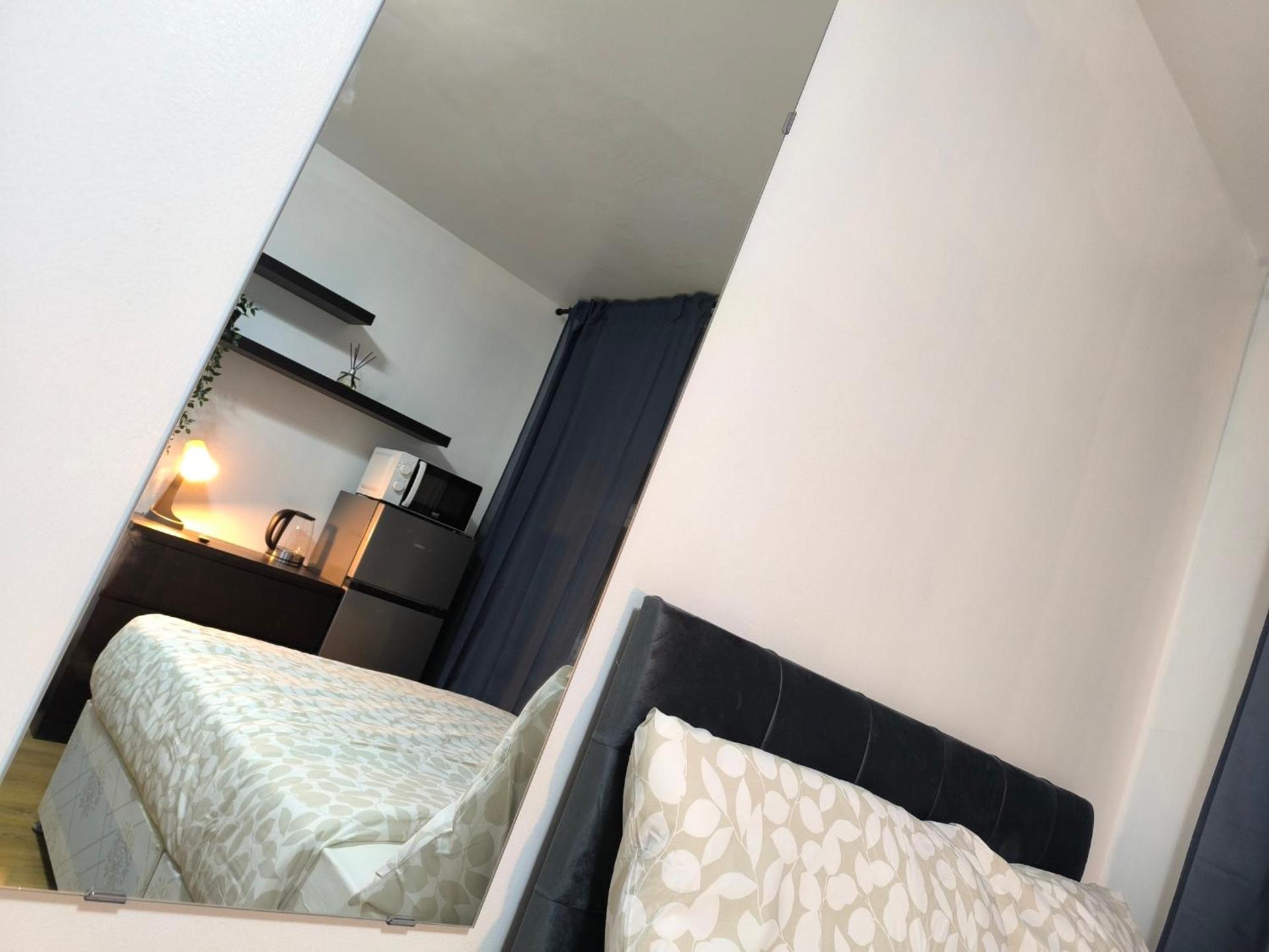 4 person room 3min from South Wimbeldon tube station Room2