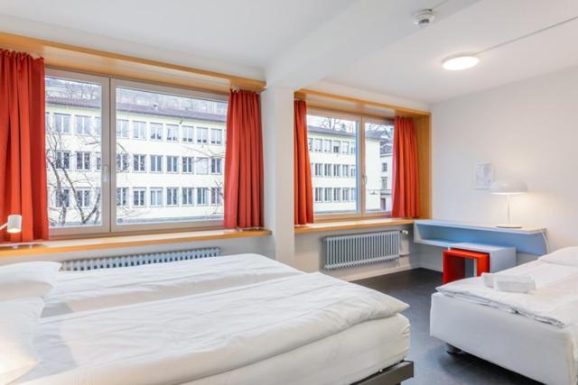 Hotel Marta - 1950's architecture in Zurich's vibrant old town, near main station