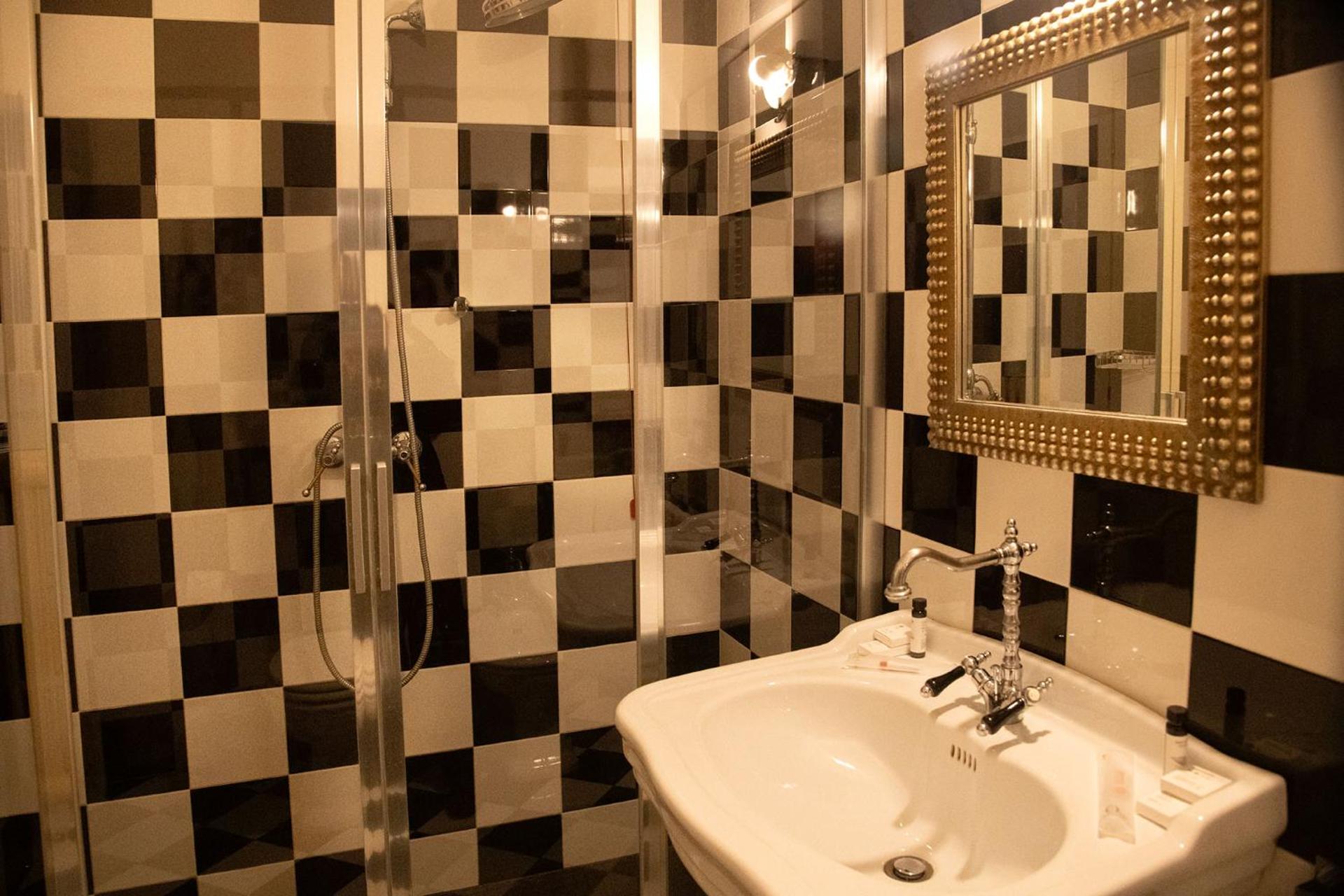 Standard Double Room with Lake View