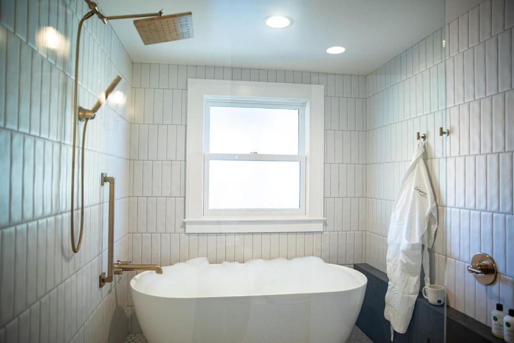 King Room with Spa Bath