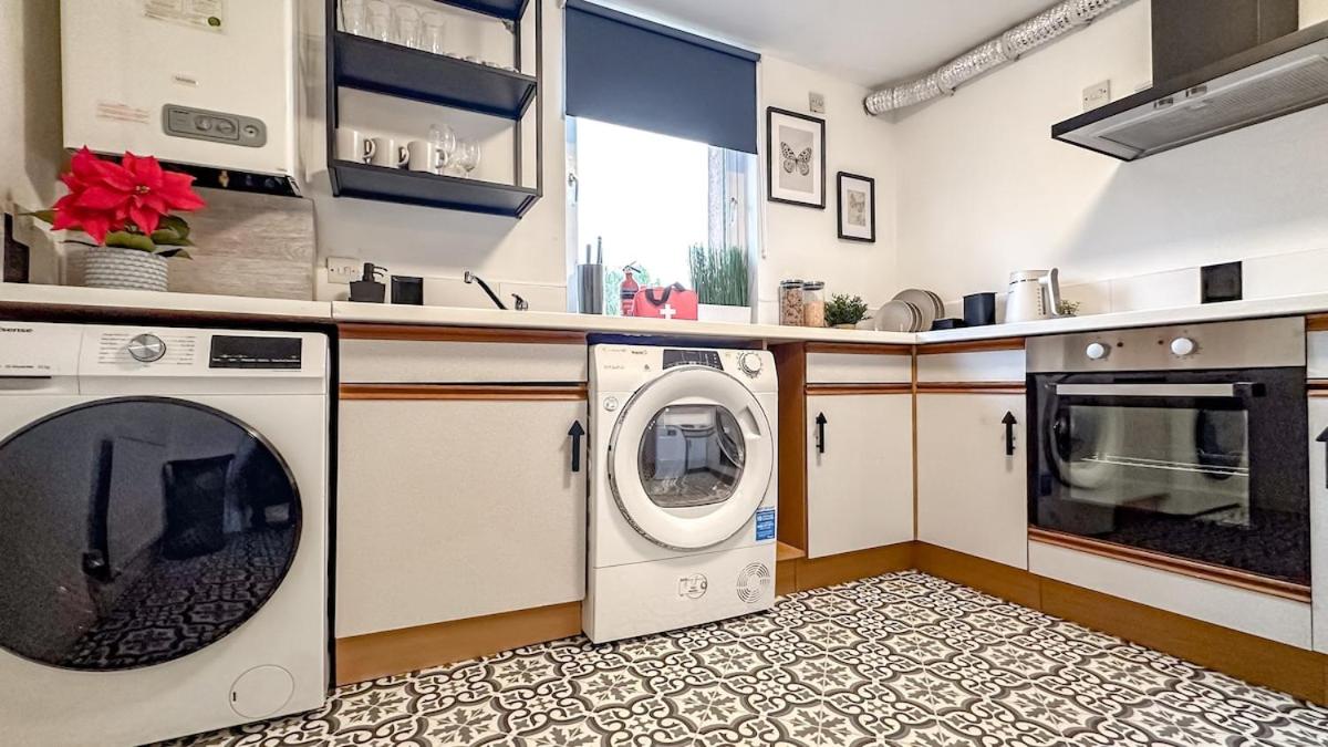 Sunny day new flat with 5 beds