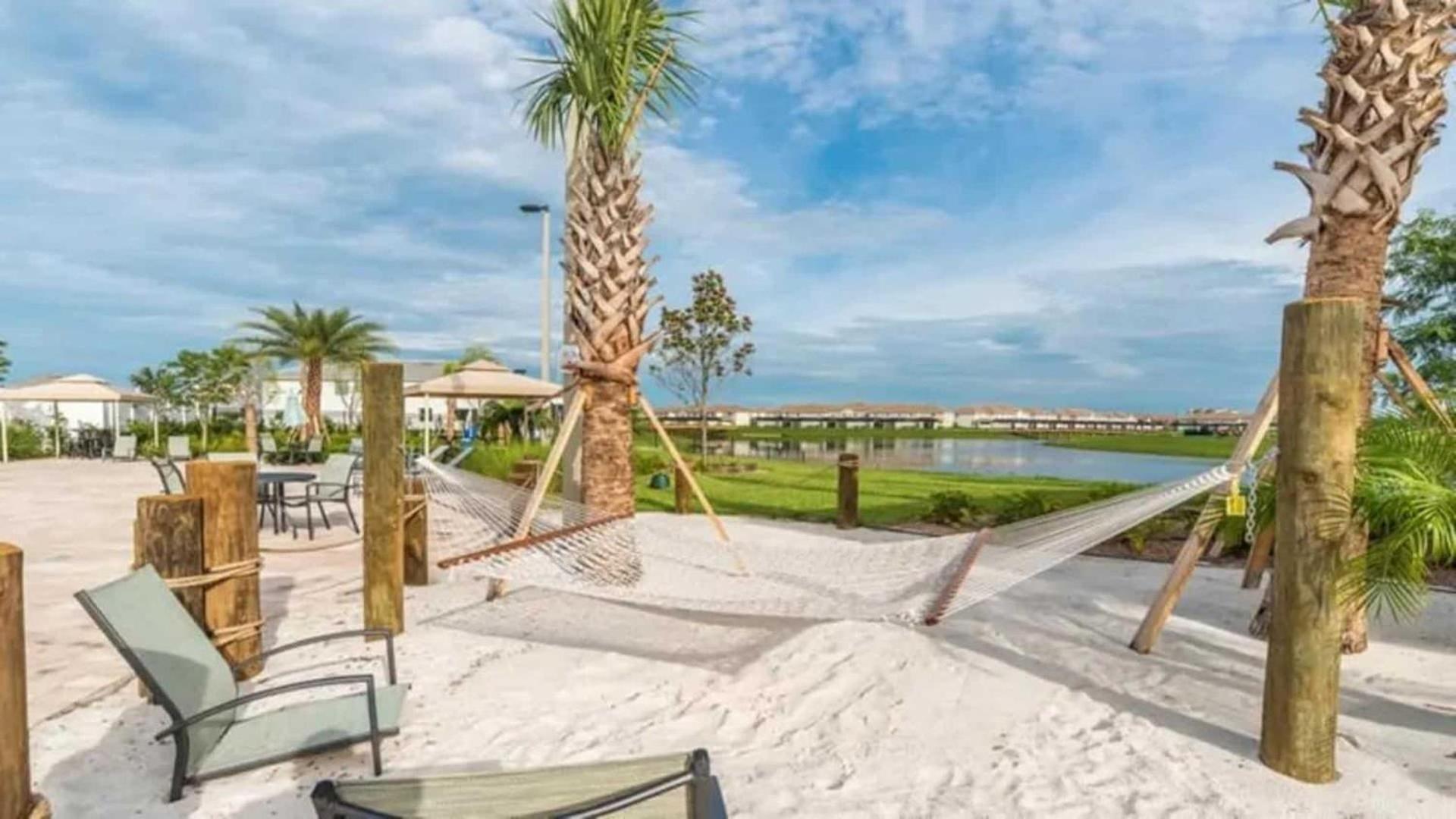 Family Resort - 4BR Home Near Disney - Private Pool, BBQ!