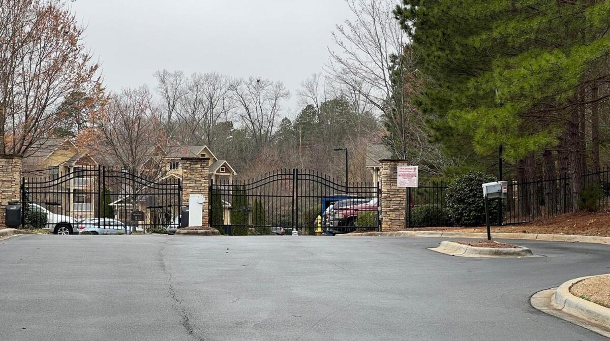 Immediate Availability! Book 2 Days Get 1 Day Free! - Happy Holidays Let's Go Close to Everywhere you want to be!