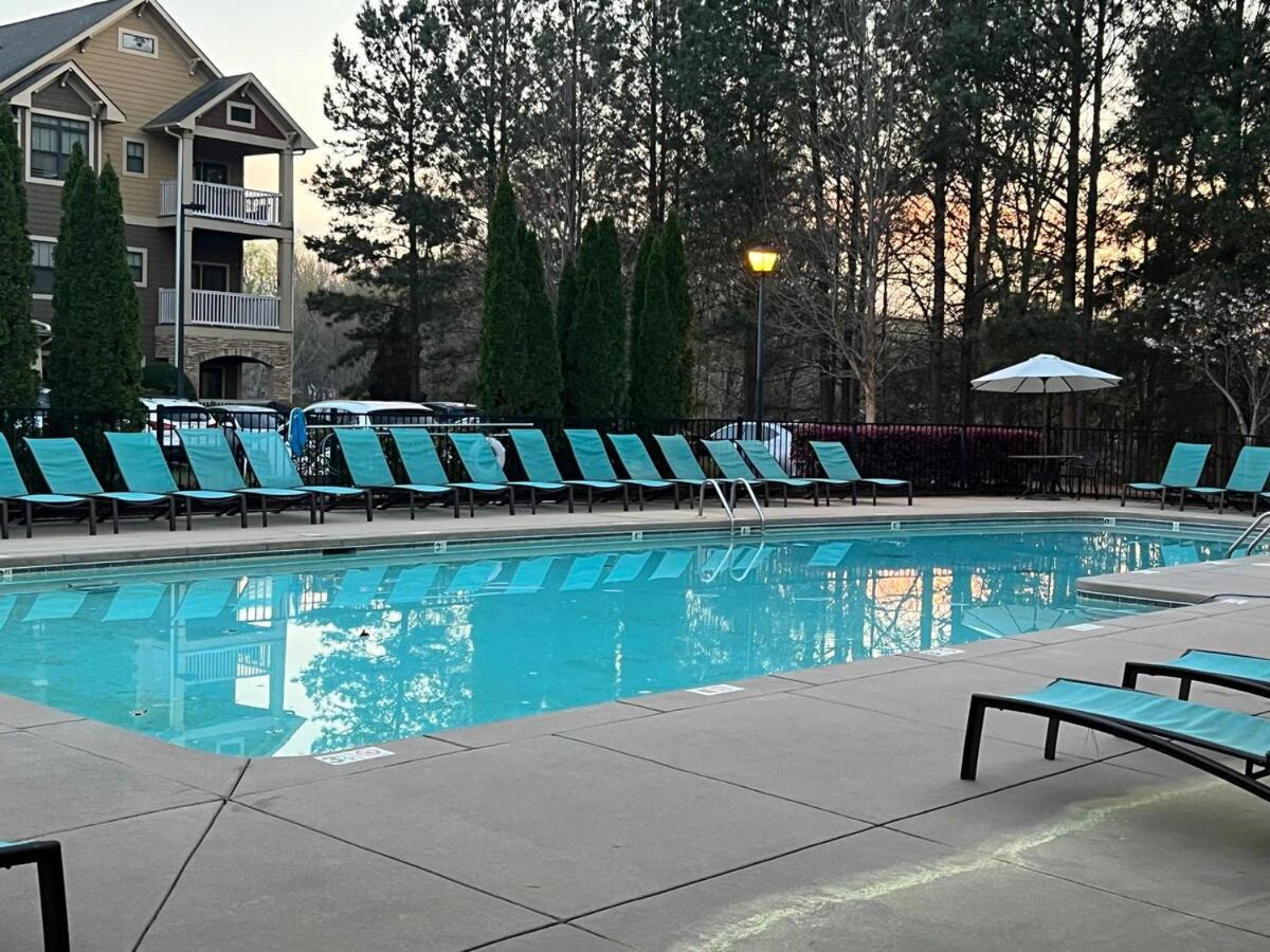 Immediate Availability! Book 2 Days Get 1 Day Free! - Happy Holidays Let's Go Close to Everywhere you want to be!