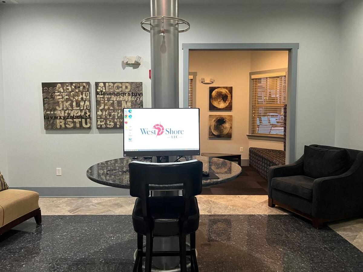 Immediate Availability! Book 2 Days Get 1 Day Free! - Happy Holidays Let's Go Close to Everywhere you want to be!