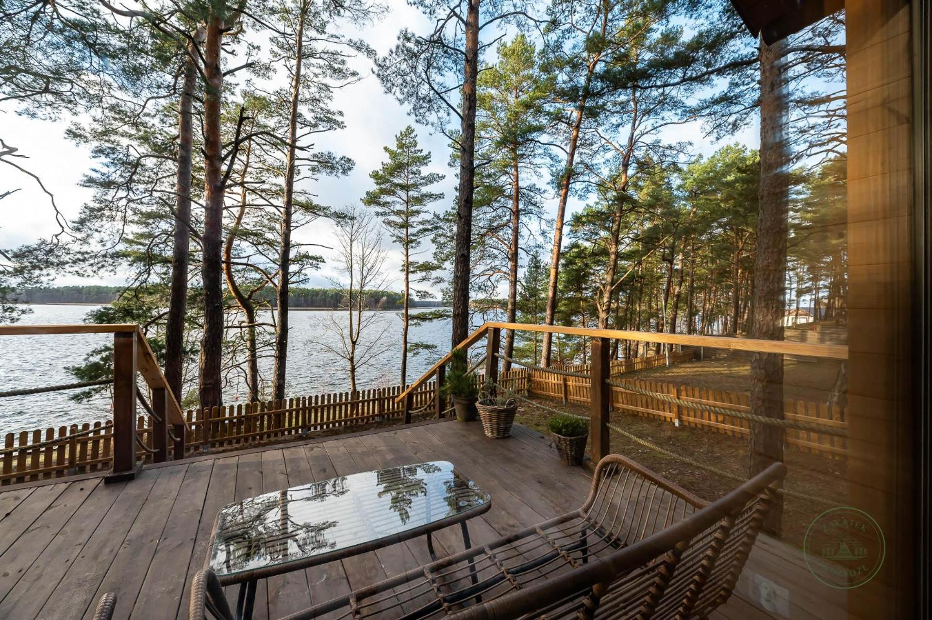 Zakątek Wdzydze nad samym jeziorem - pierwsza linia