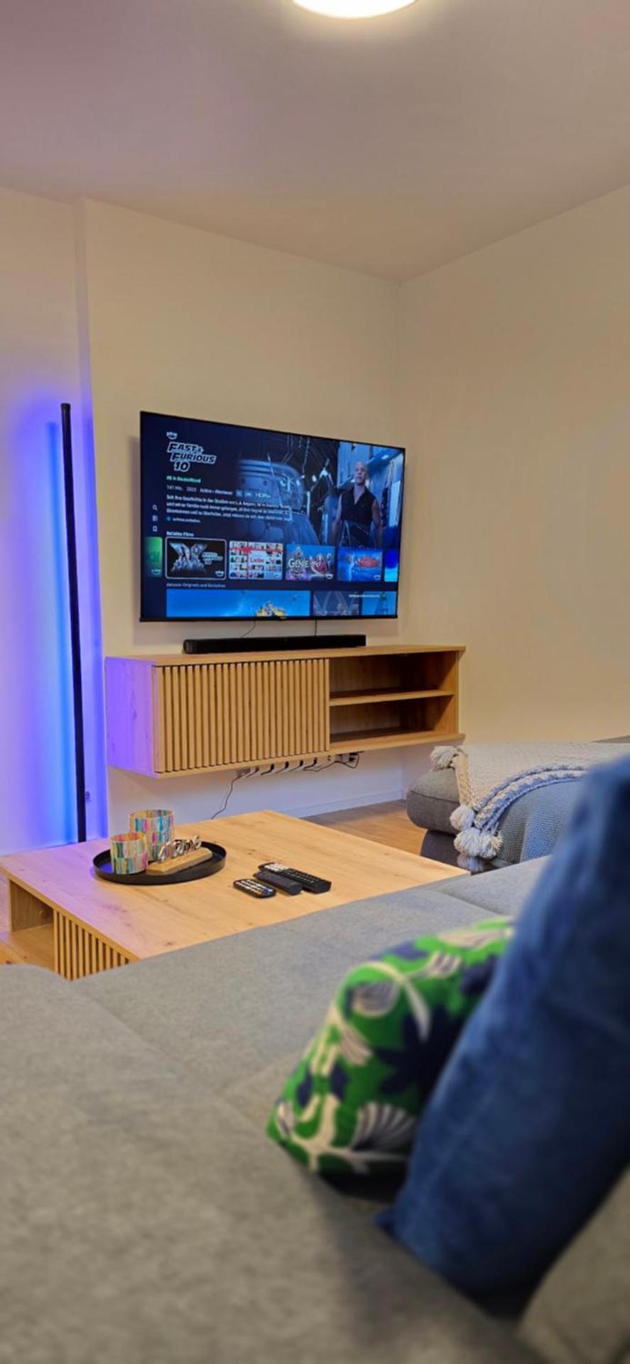 Communal lounge/ TV room