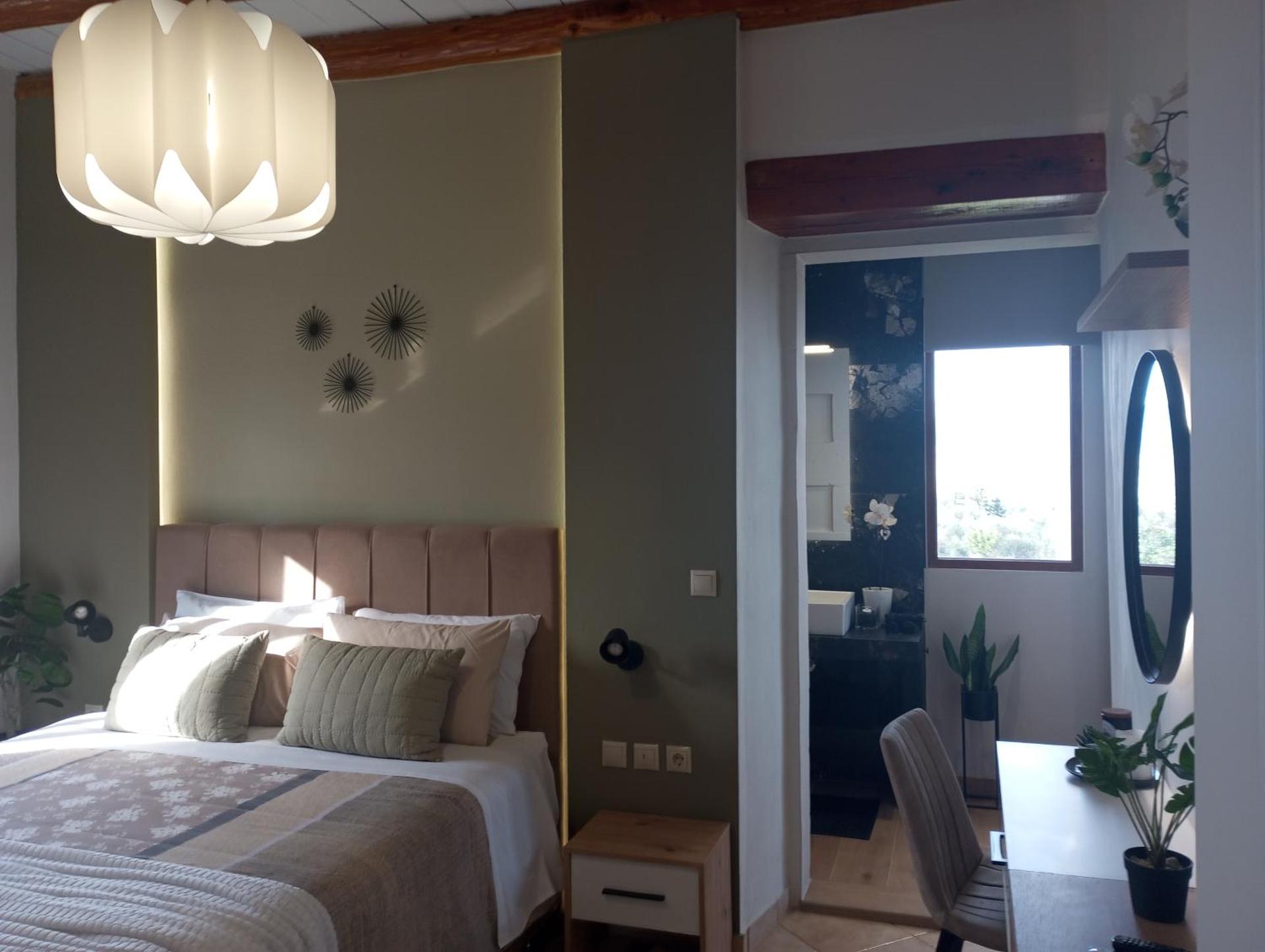 Stone villa Halepa panoramic view, private pool,big garden & quiet