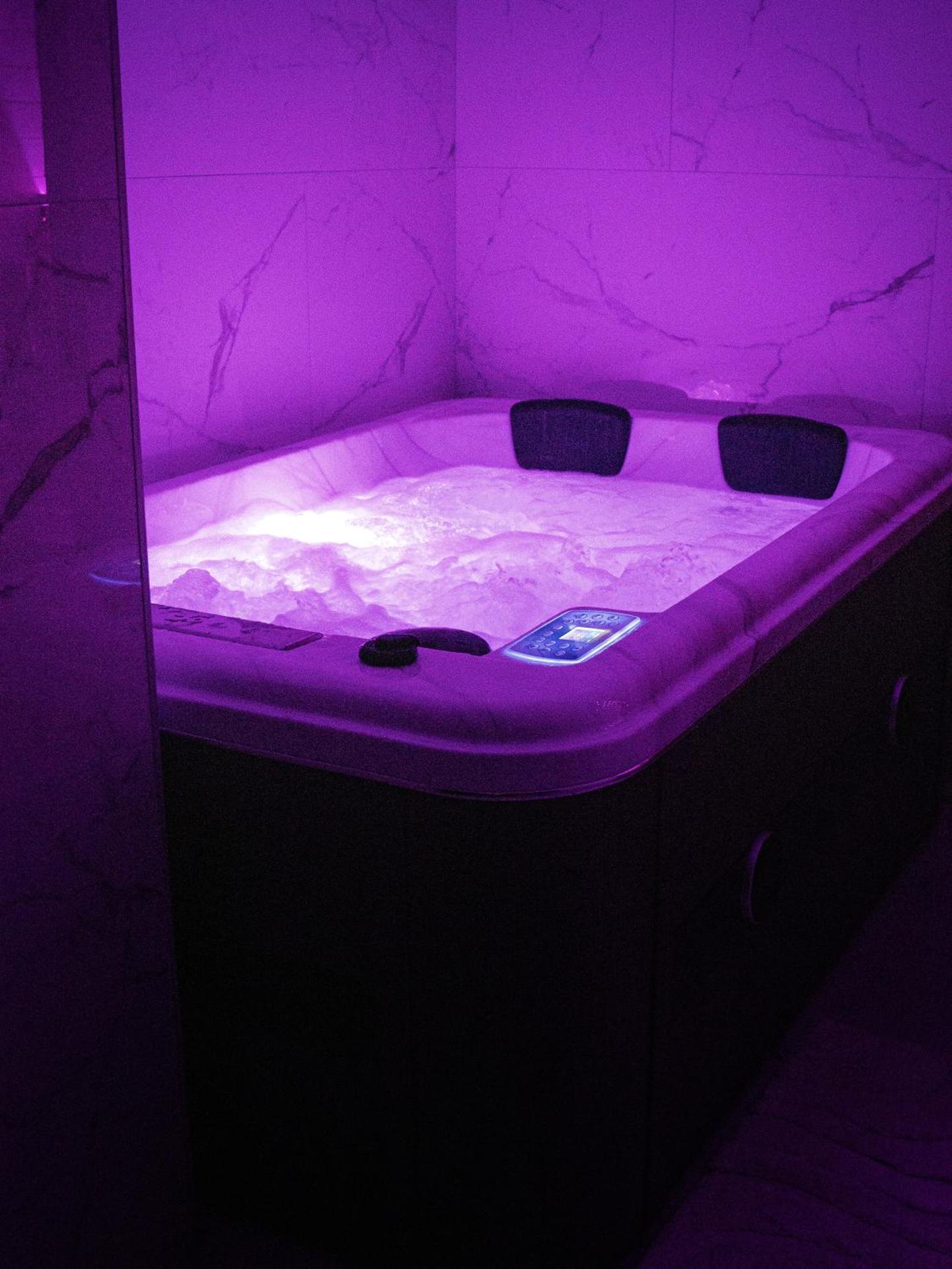 Suite KING Size SAUNA JACUZZI