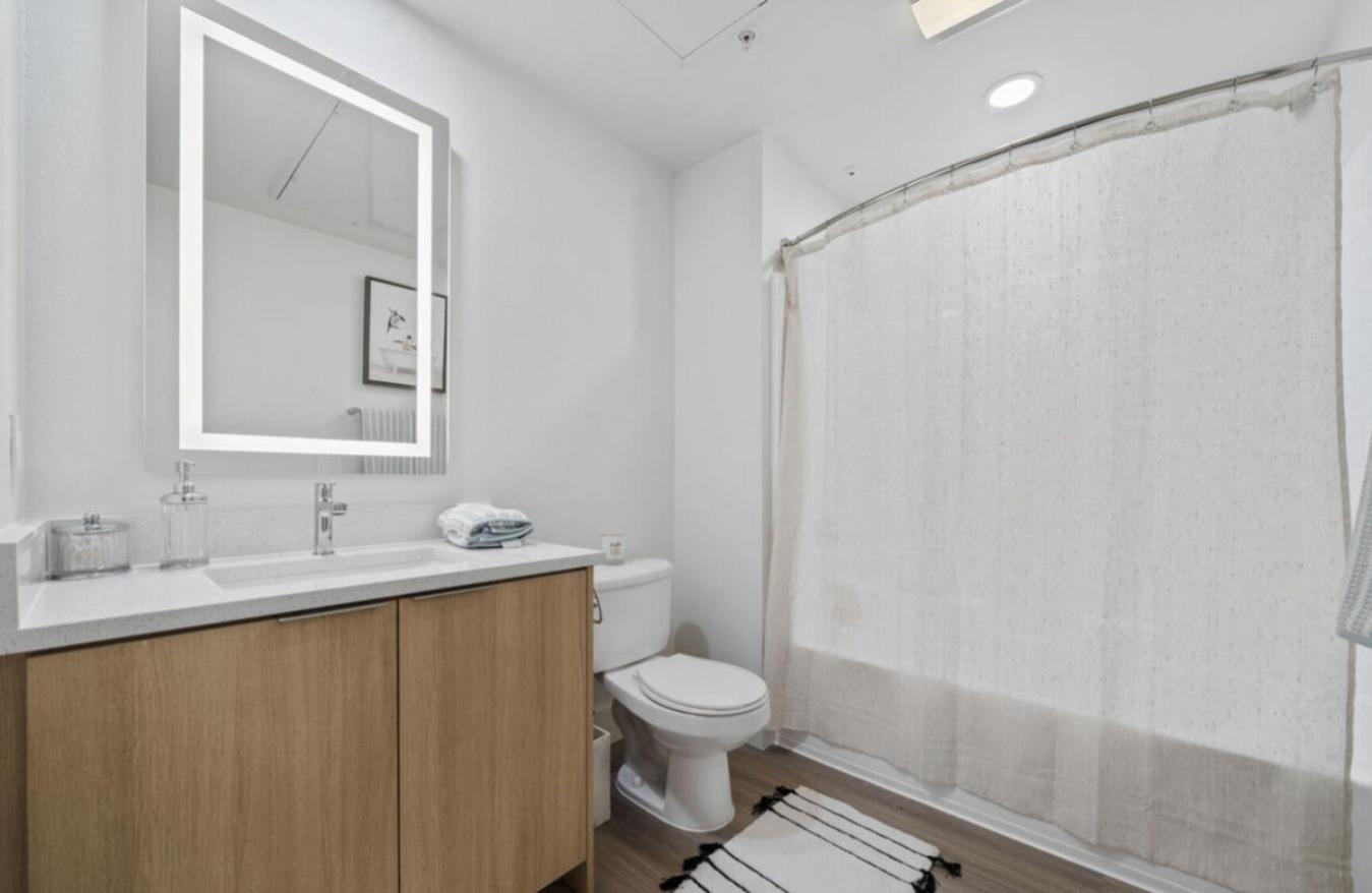 Sunset Duo 2 bedroom Charm with FREE Parking