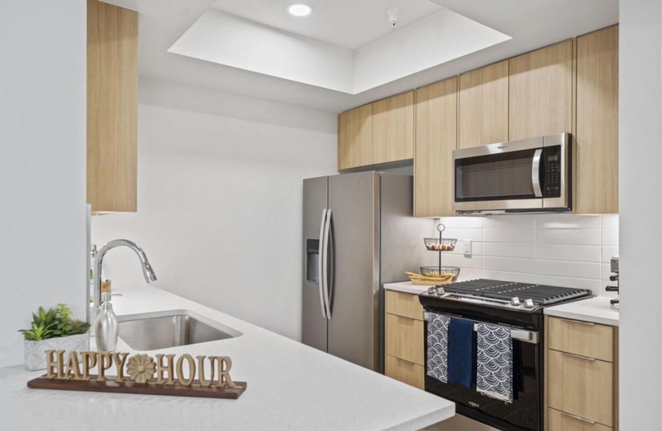 Sunset Duo 2 bedroom Charm with FREE Parking