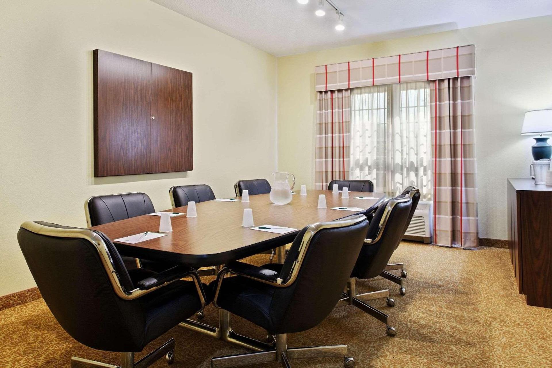 Meeting/conference room