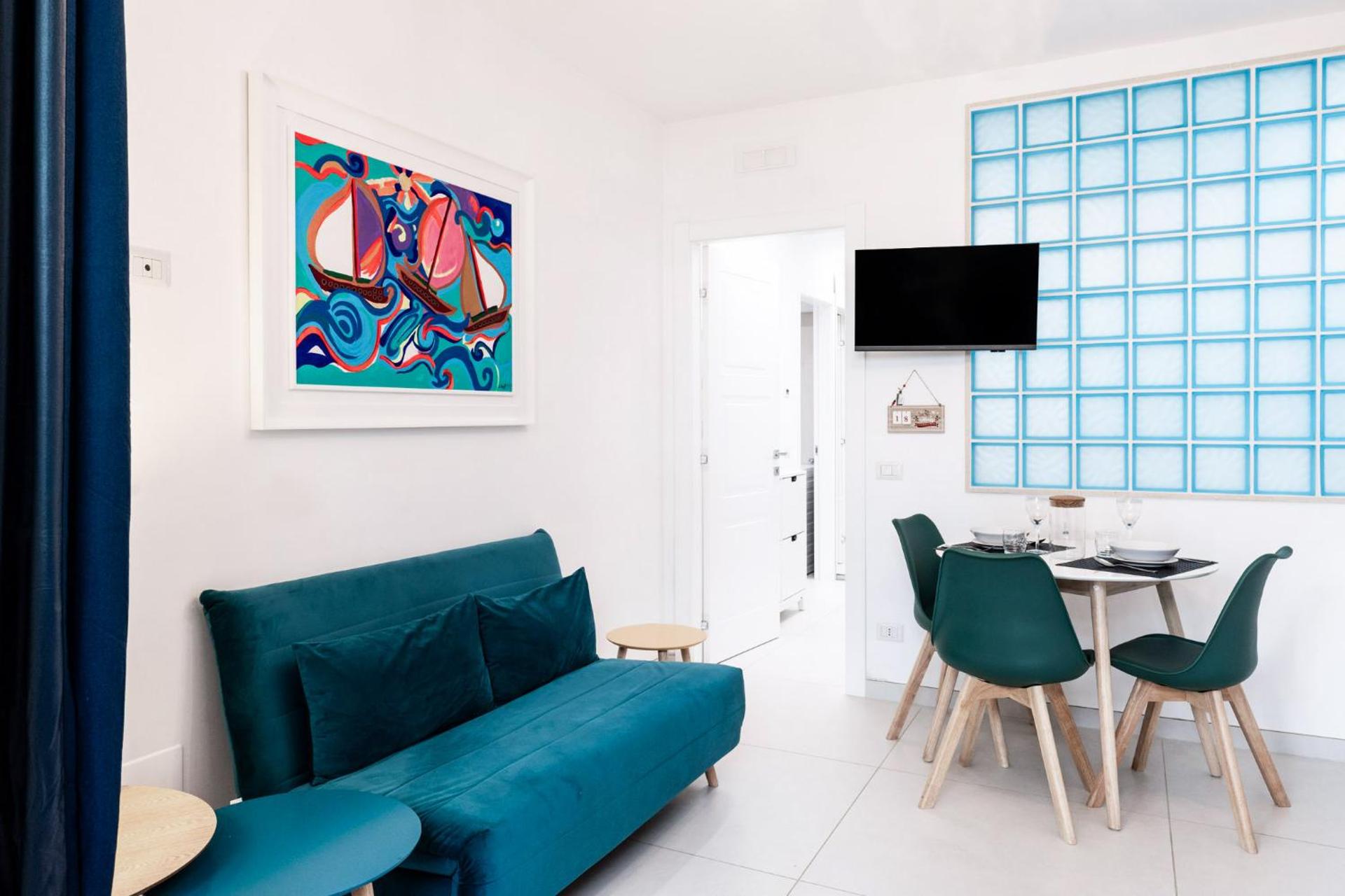 Communal lounge/ TV room