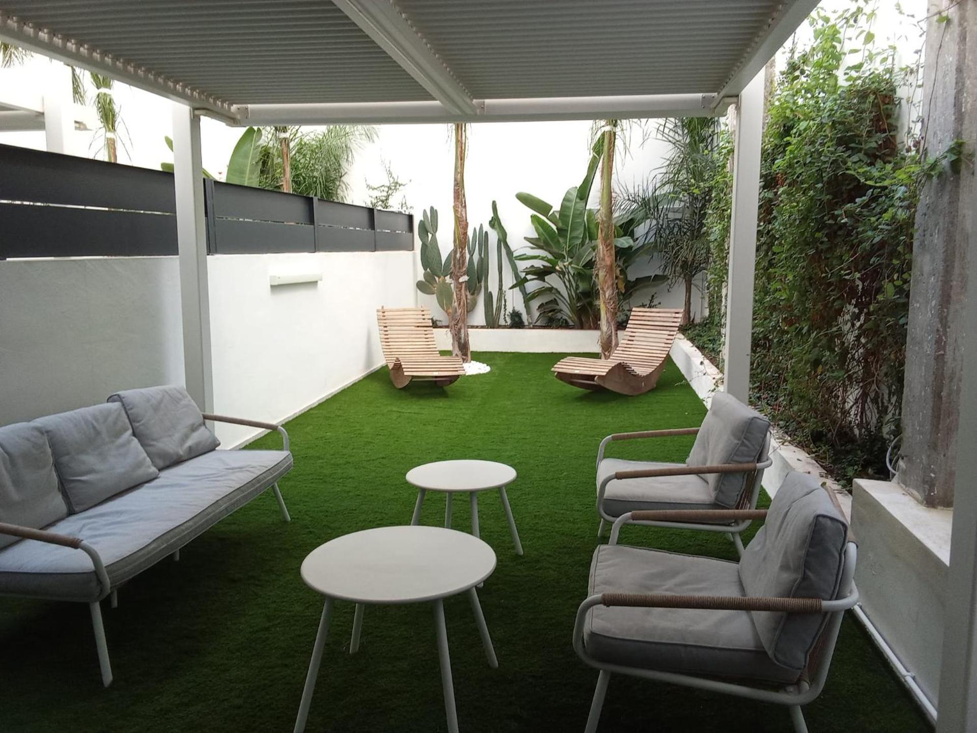 North Station PEN-SUITES