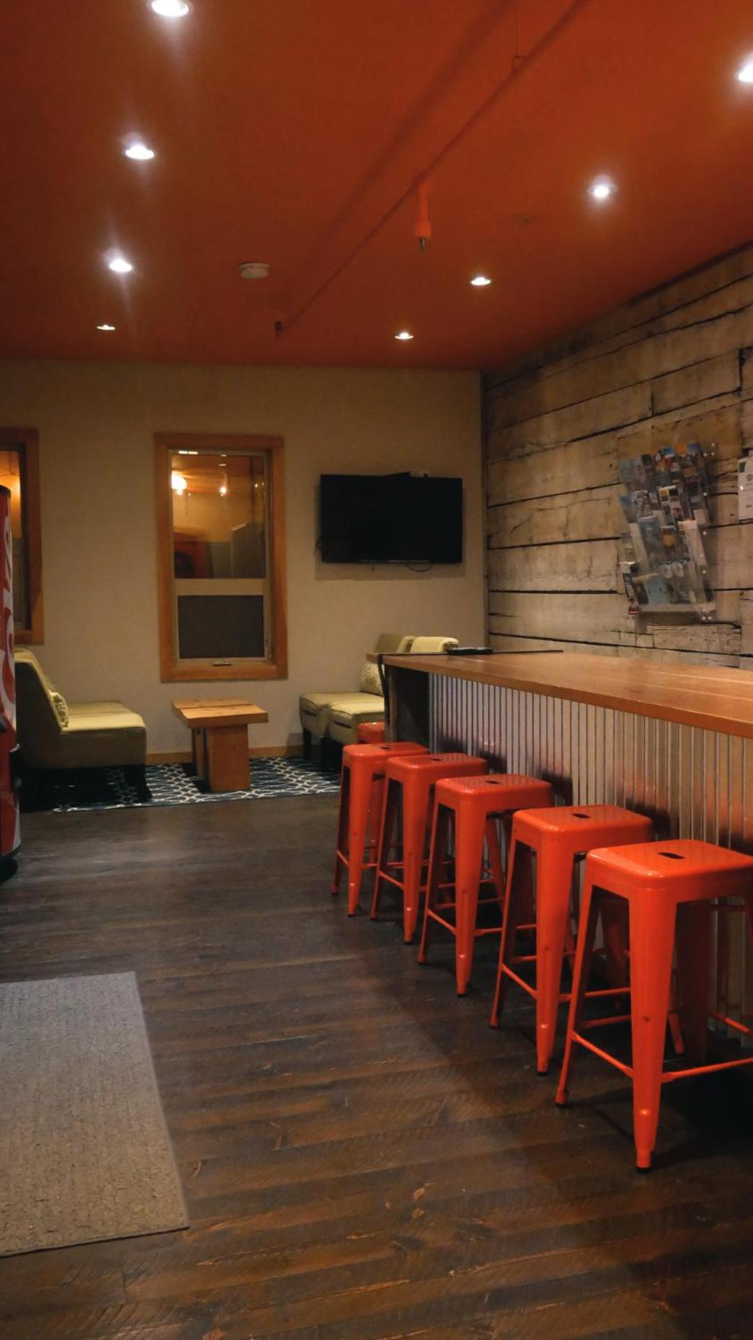 Communal lounge/ TV room