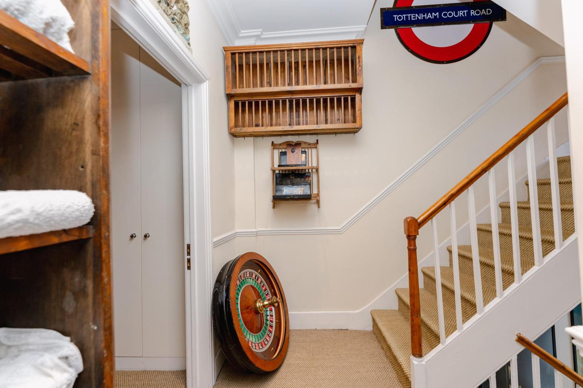 Ultrachic Georgian Townhouse In Central London