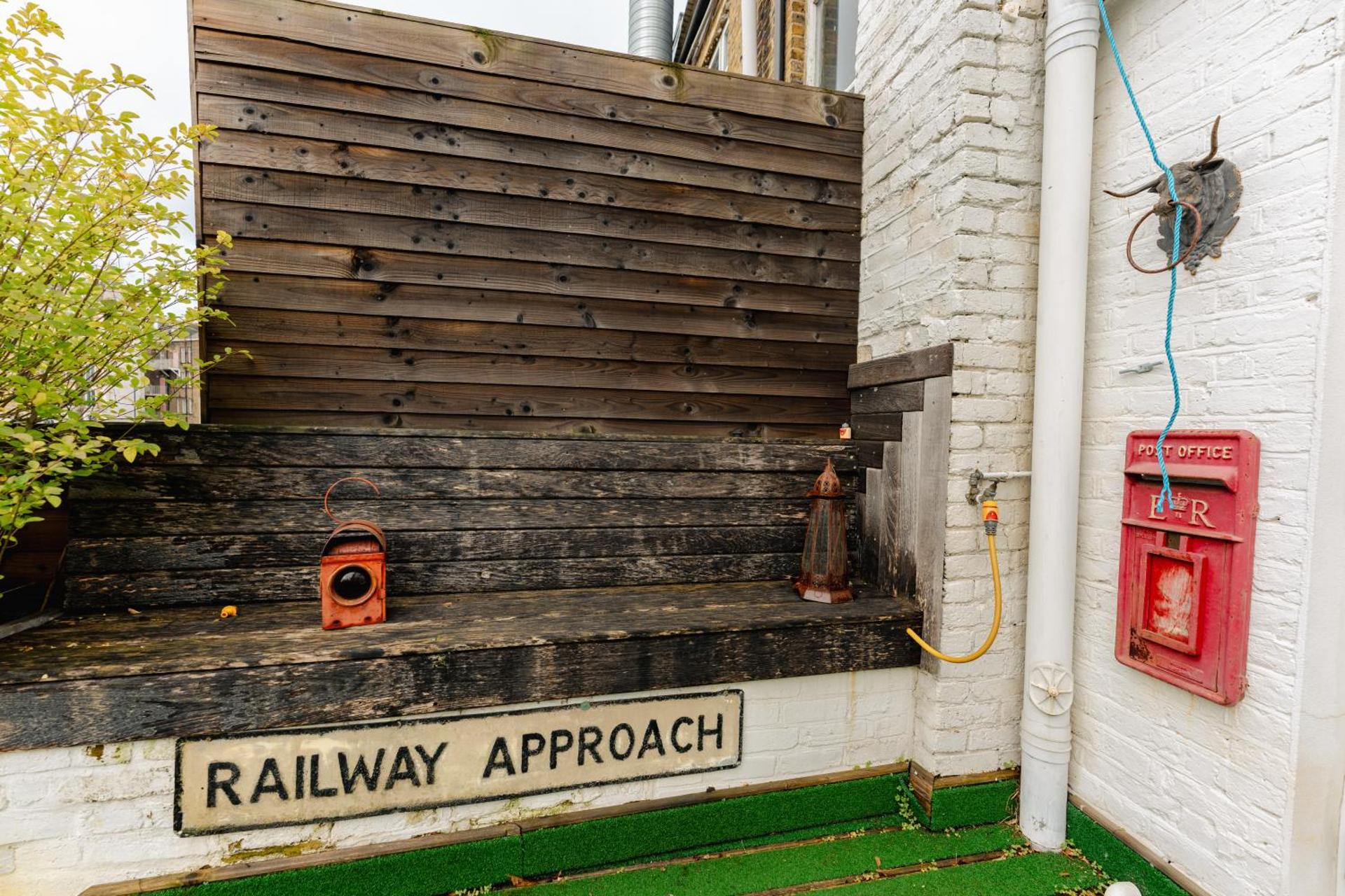 Ultrachic Georgian Townhouse In Central London
