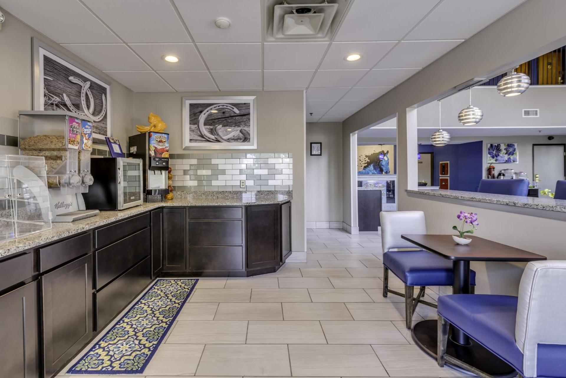 Communal lounge/ TV room