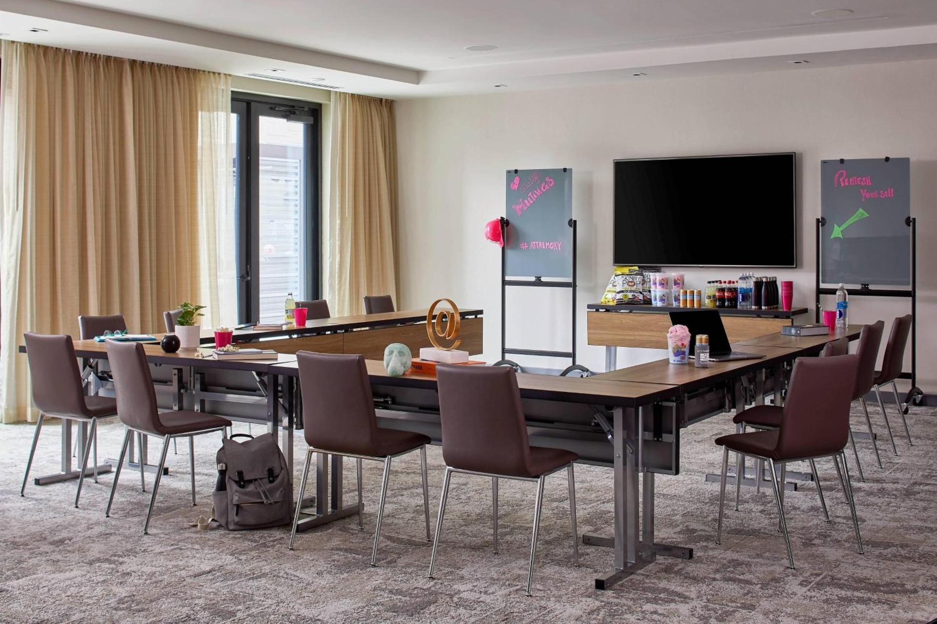 Meeting/conference room