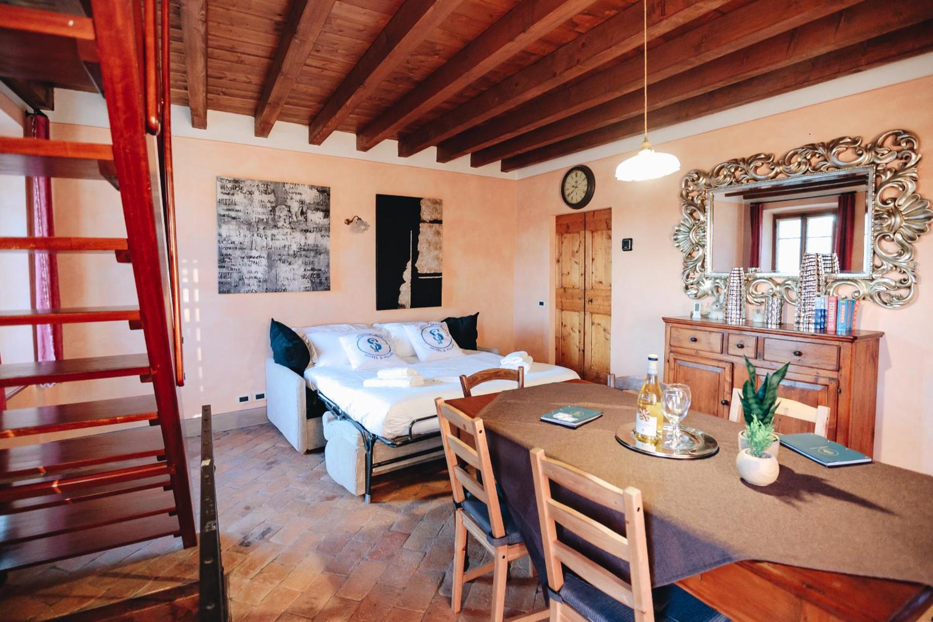 Communal lounge/ TV room