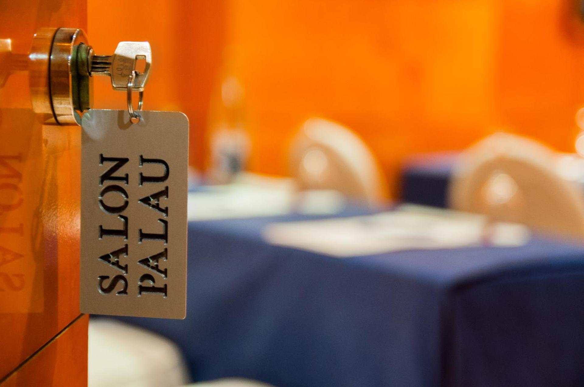 Meeting/conference room