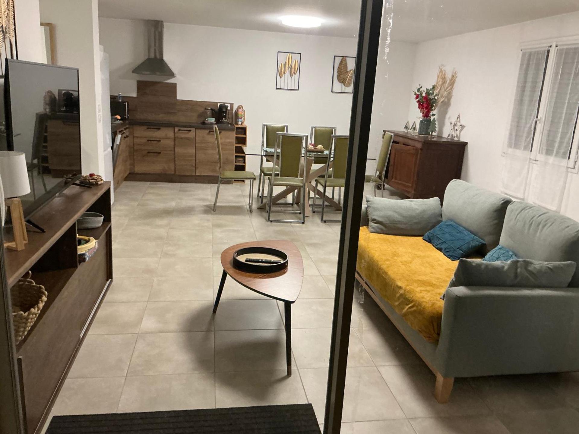 Communal lounge/ TV room