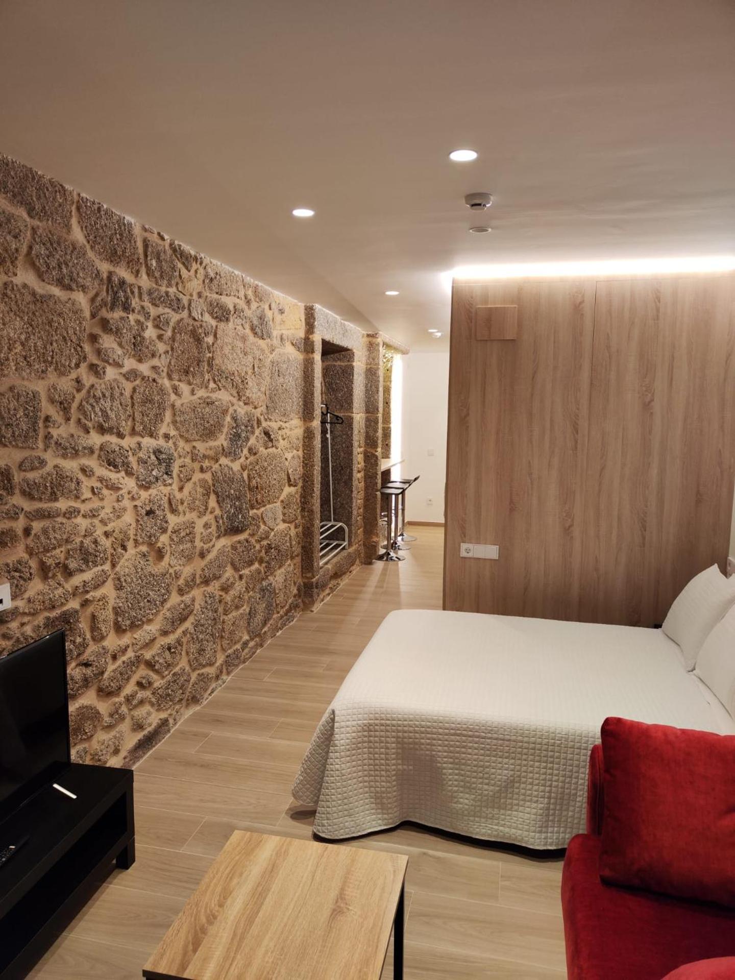 Deluxe Double Room (2 Adults + 1 Child)