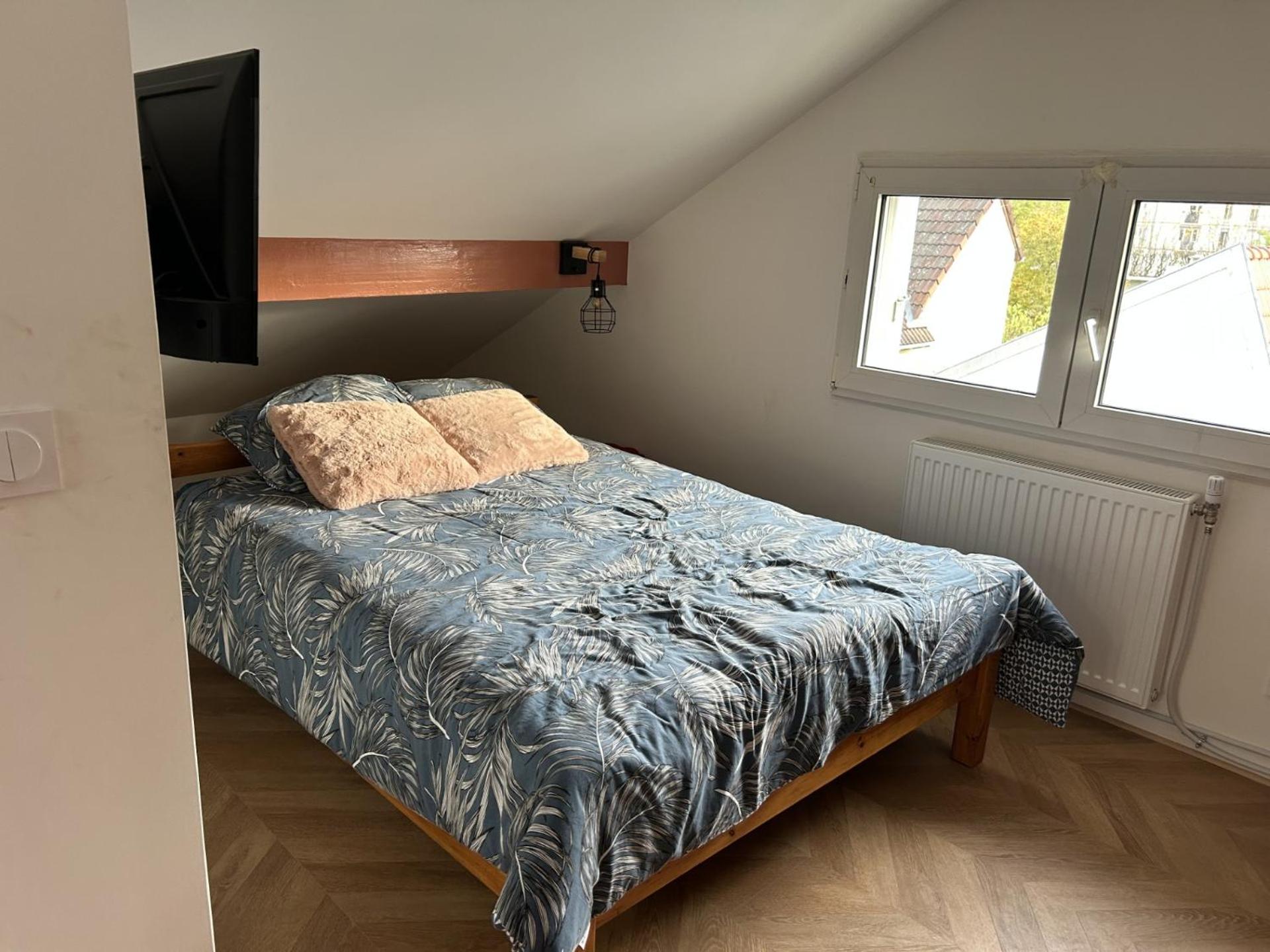 Grand Paris Cozy Stay Private Studios and Apartment Quick Access to Paris