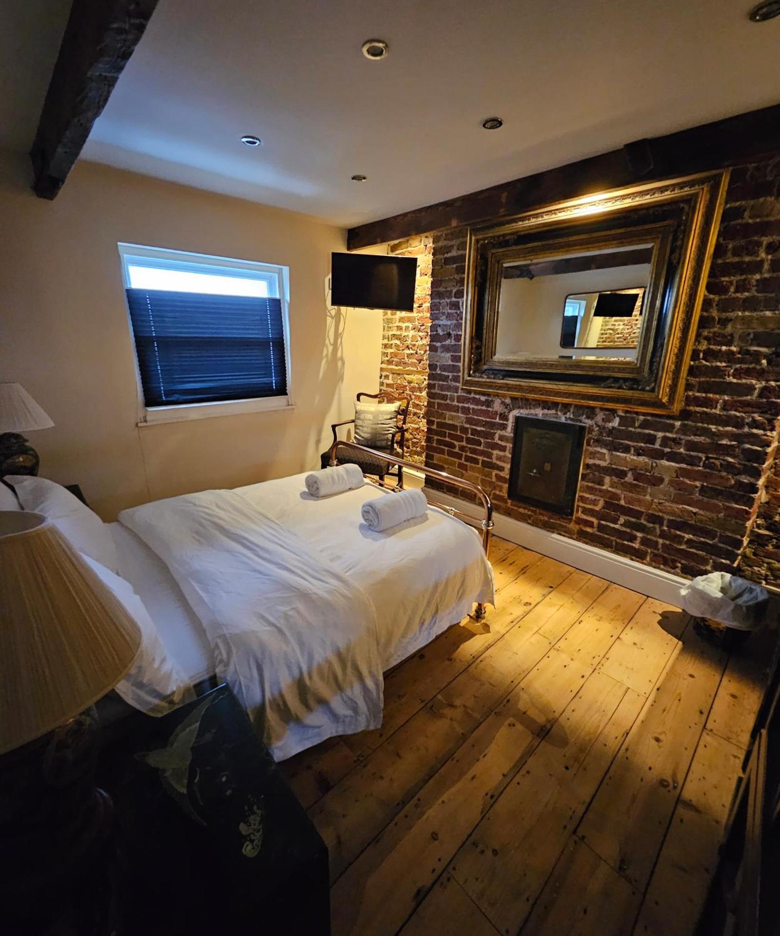 Ultrachic Georgian Townhouse In Central London