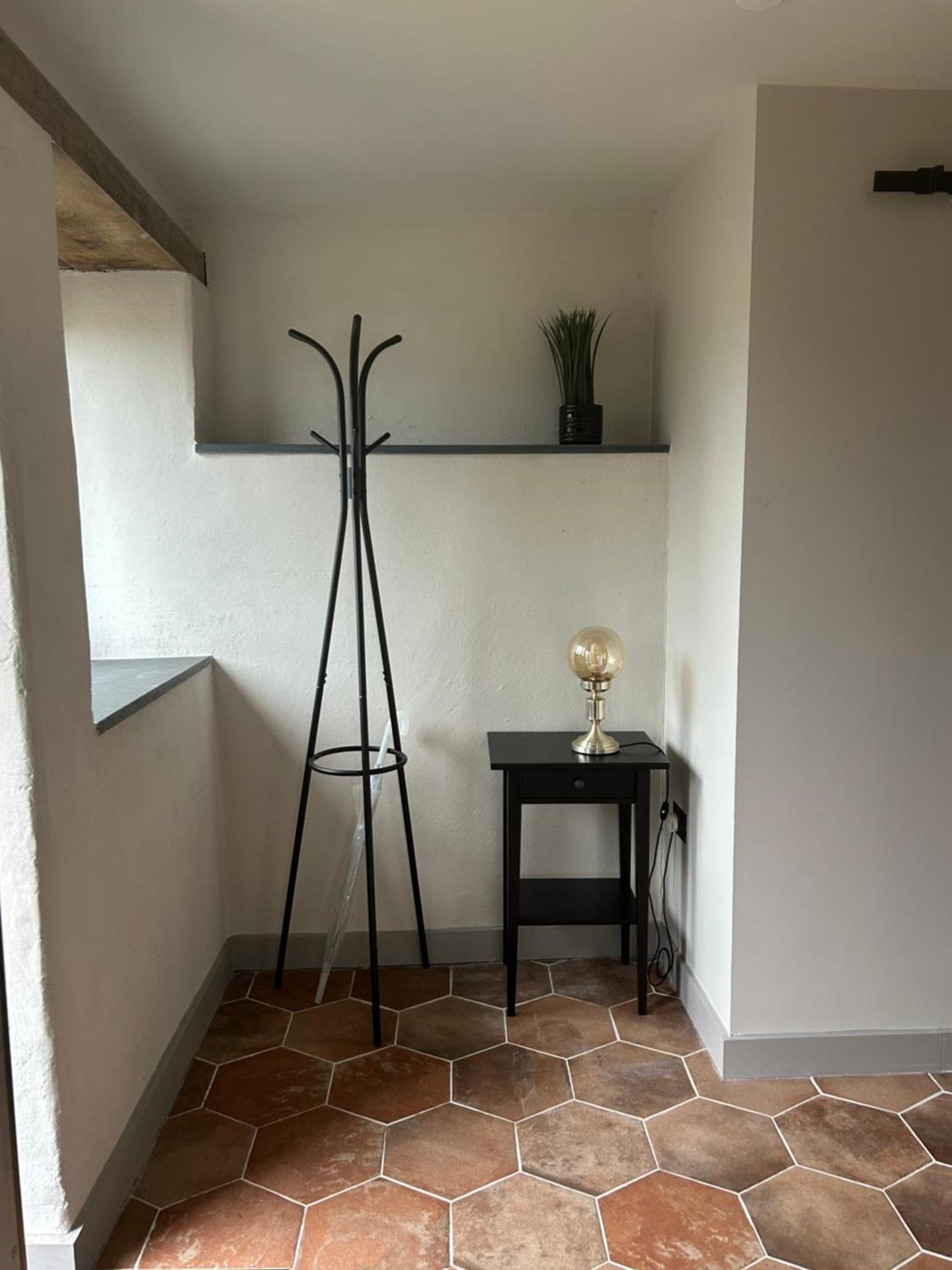 2 Cruck Cottage, Cowbridge