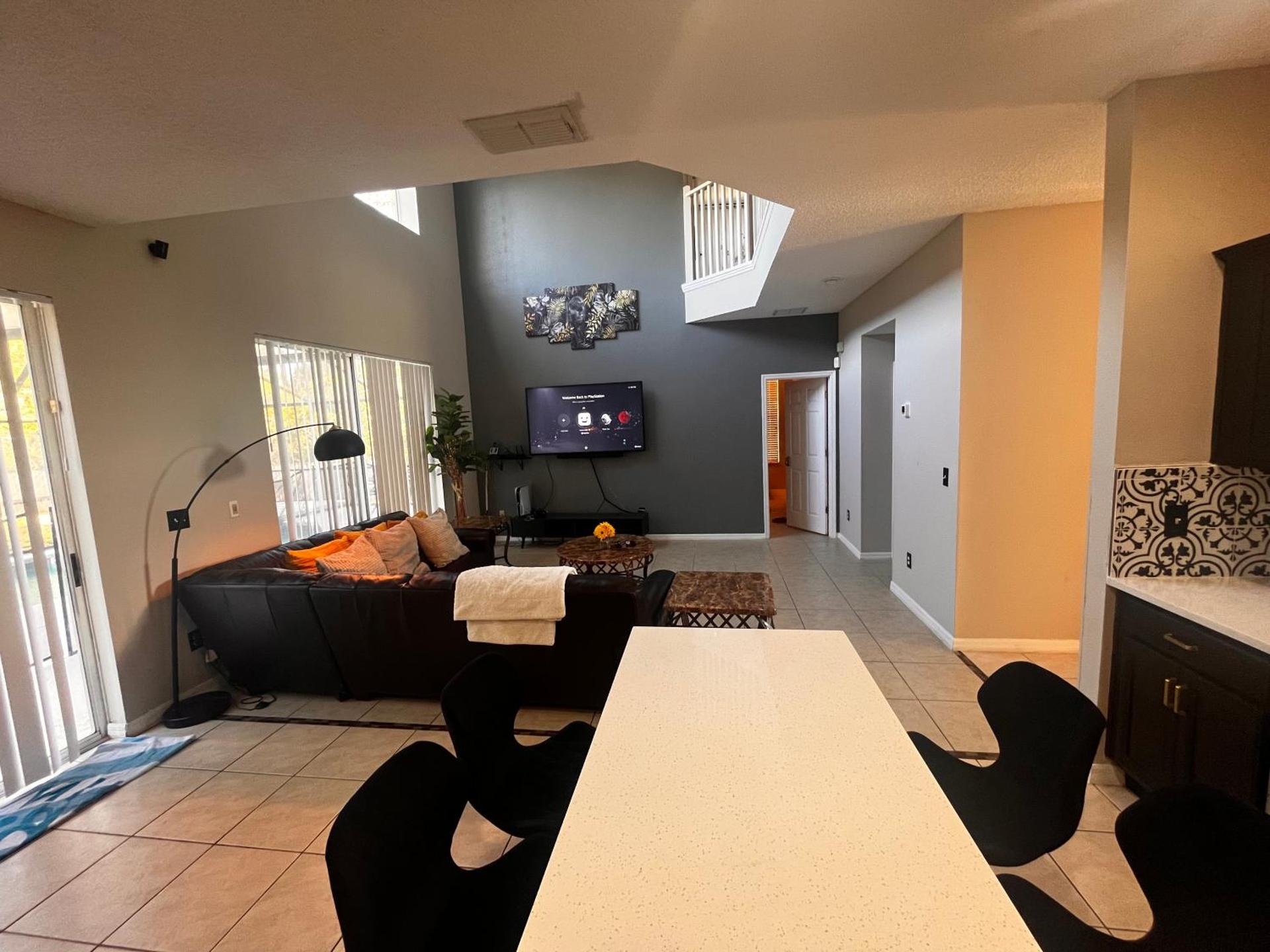 Communal lounge/ TV room