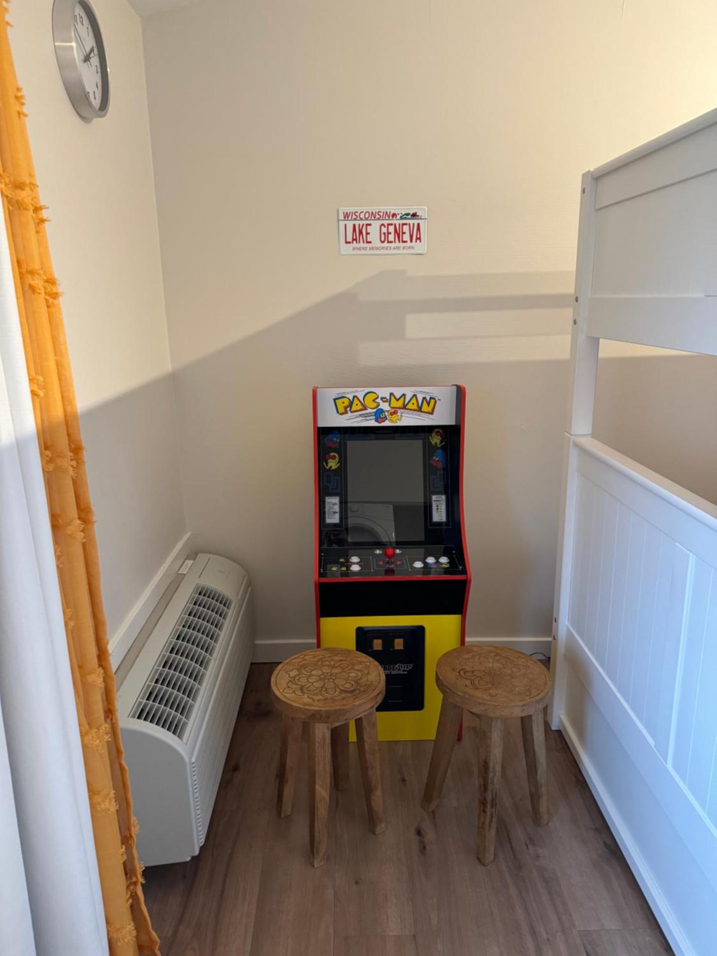 Newly Remodeled Mid-Century Modern Lake Condo