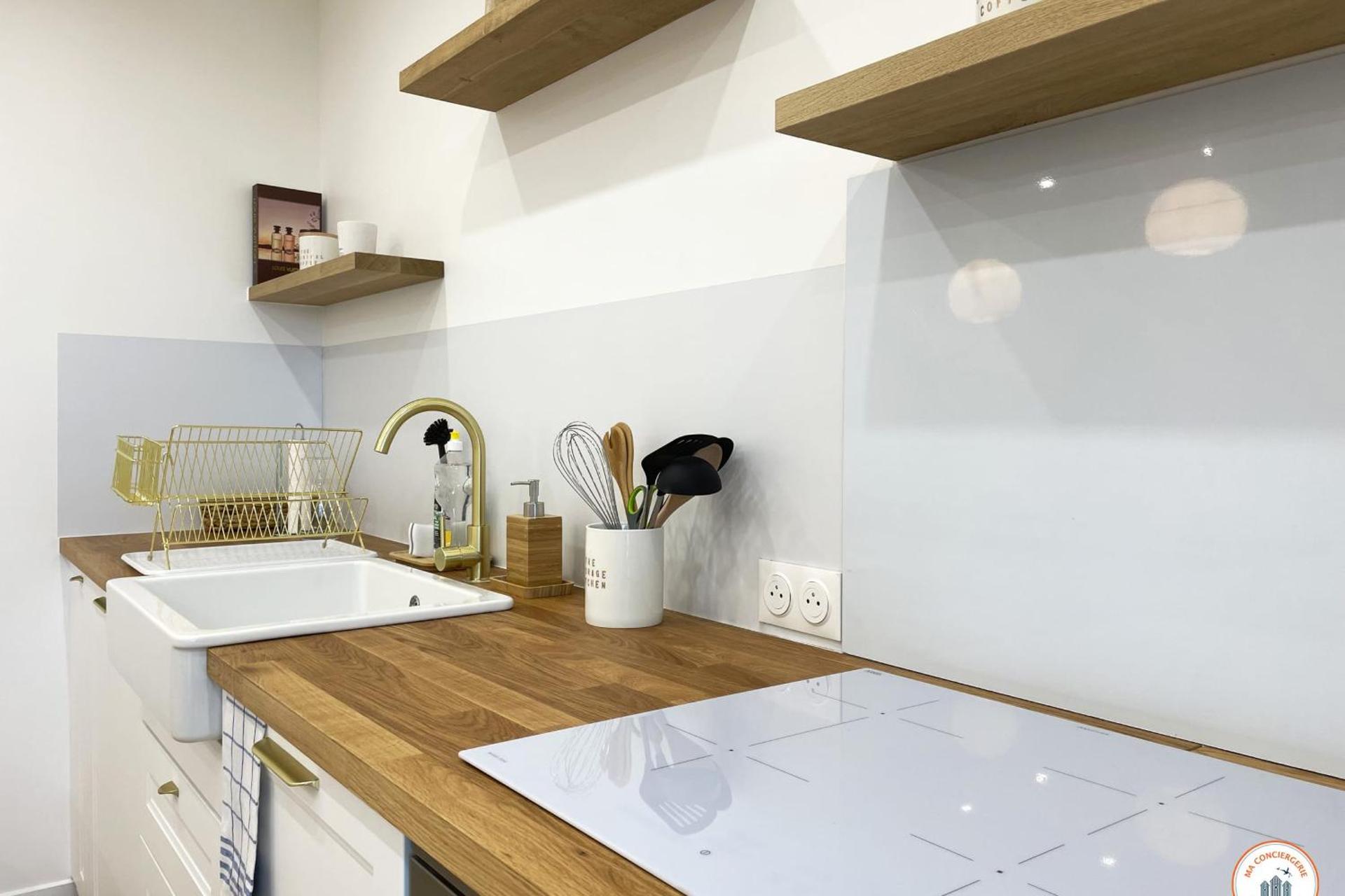 Kitchen or kitchenette