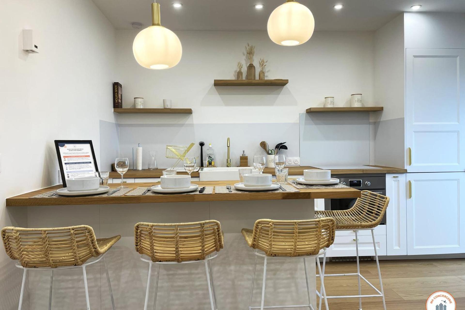 Kitchen or kitchenette