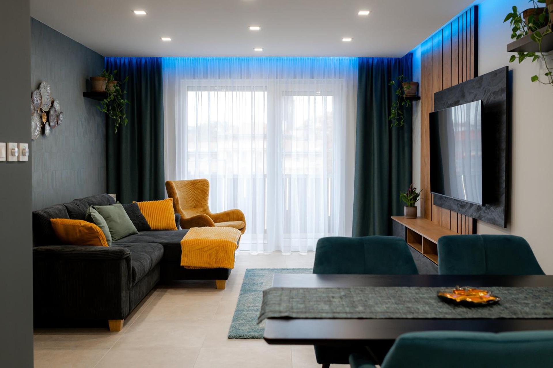 Communal lounge/ TV room