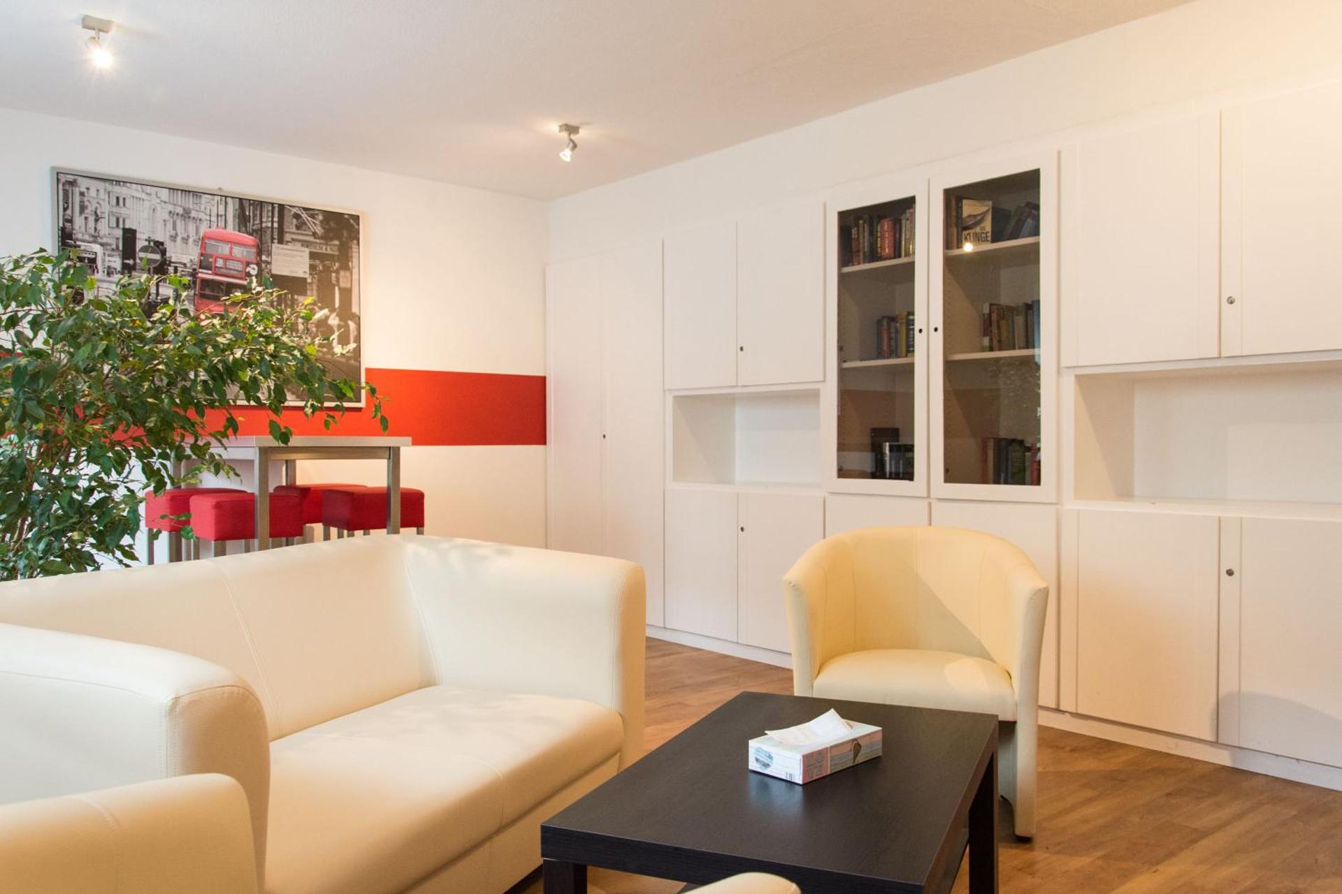 Communal lounge/ TV room