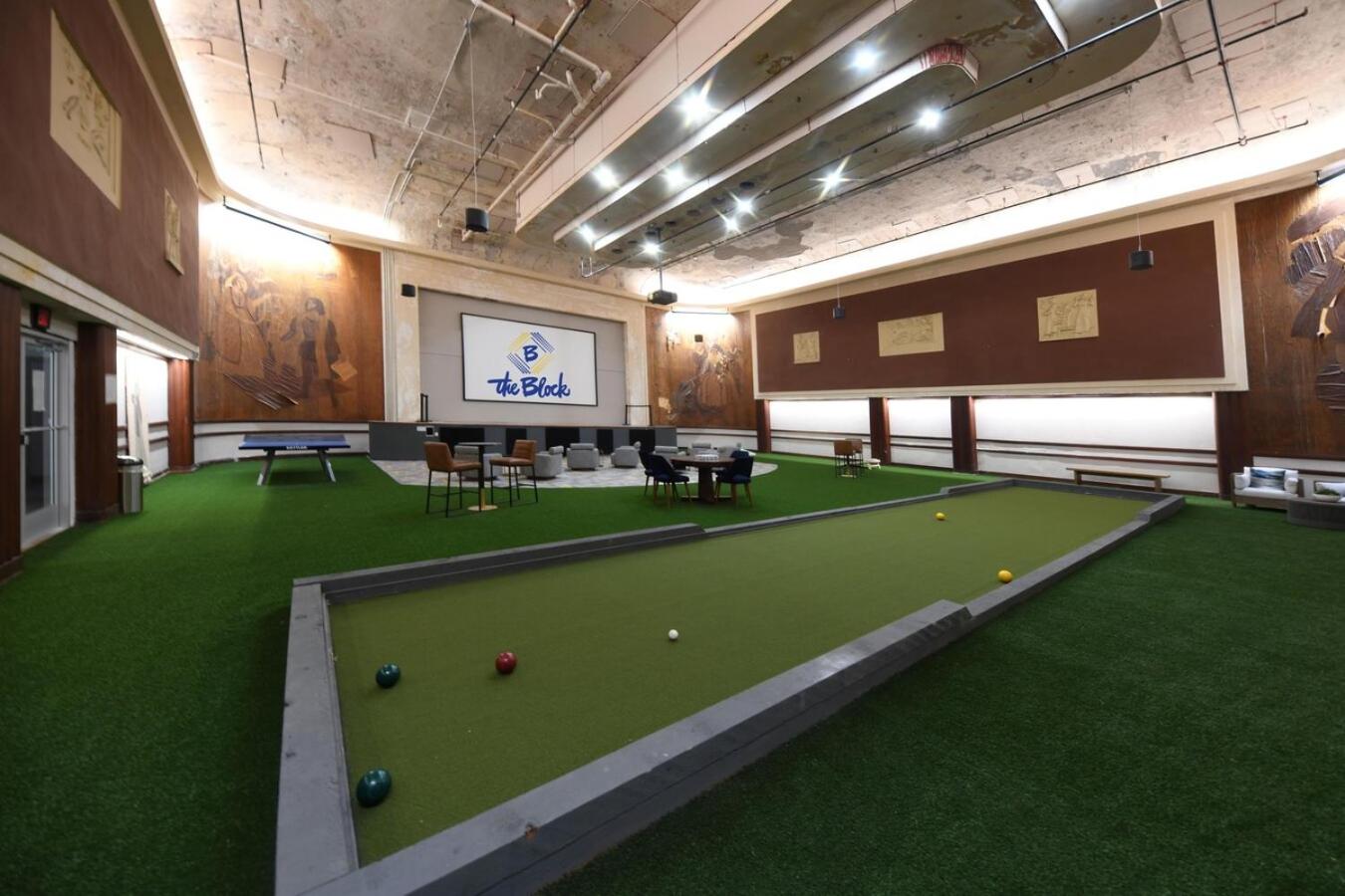 #1 Heart of Downtown King Free Parking- Stadium- Conv Center Skywalk