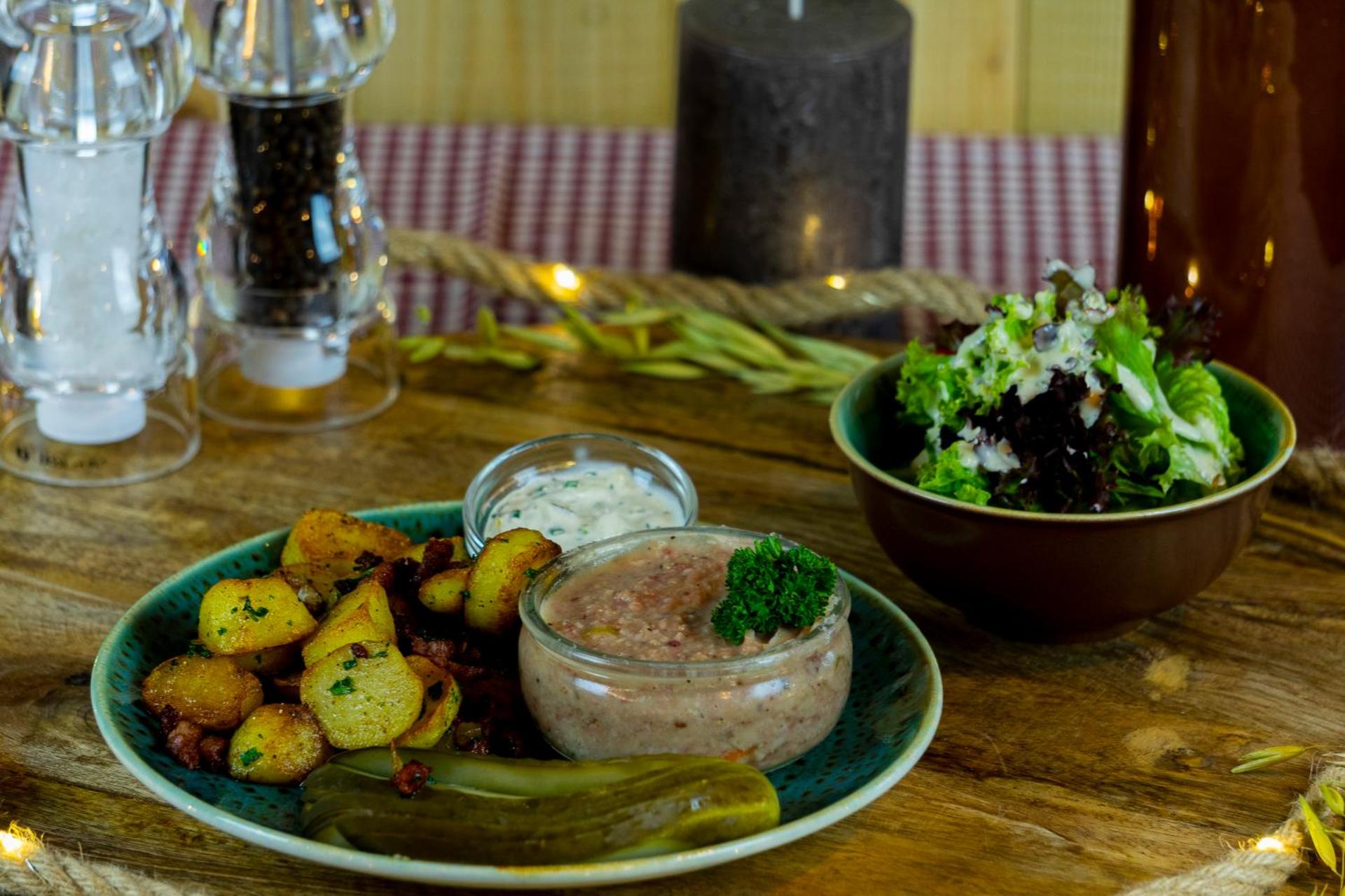 Restaurant/places to eat