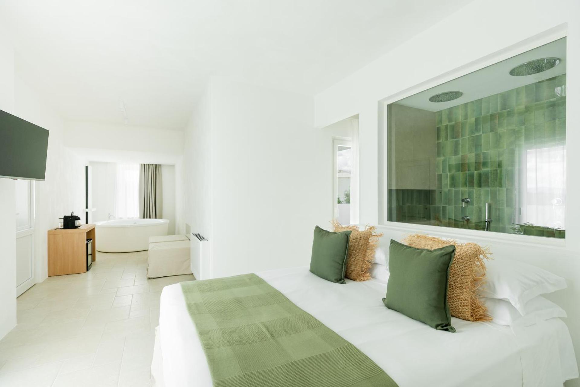 King Room with Spa Bath