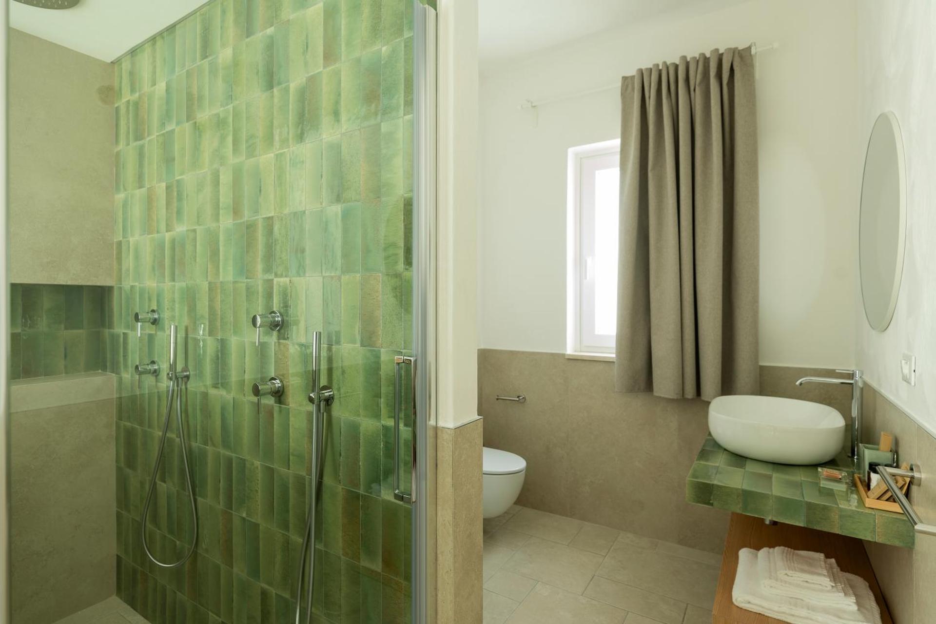 King Room with Spa Bath