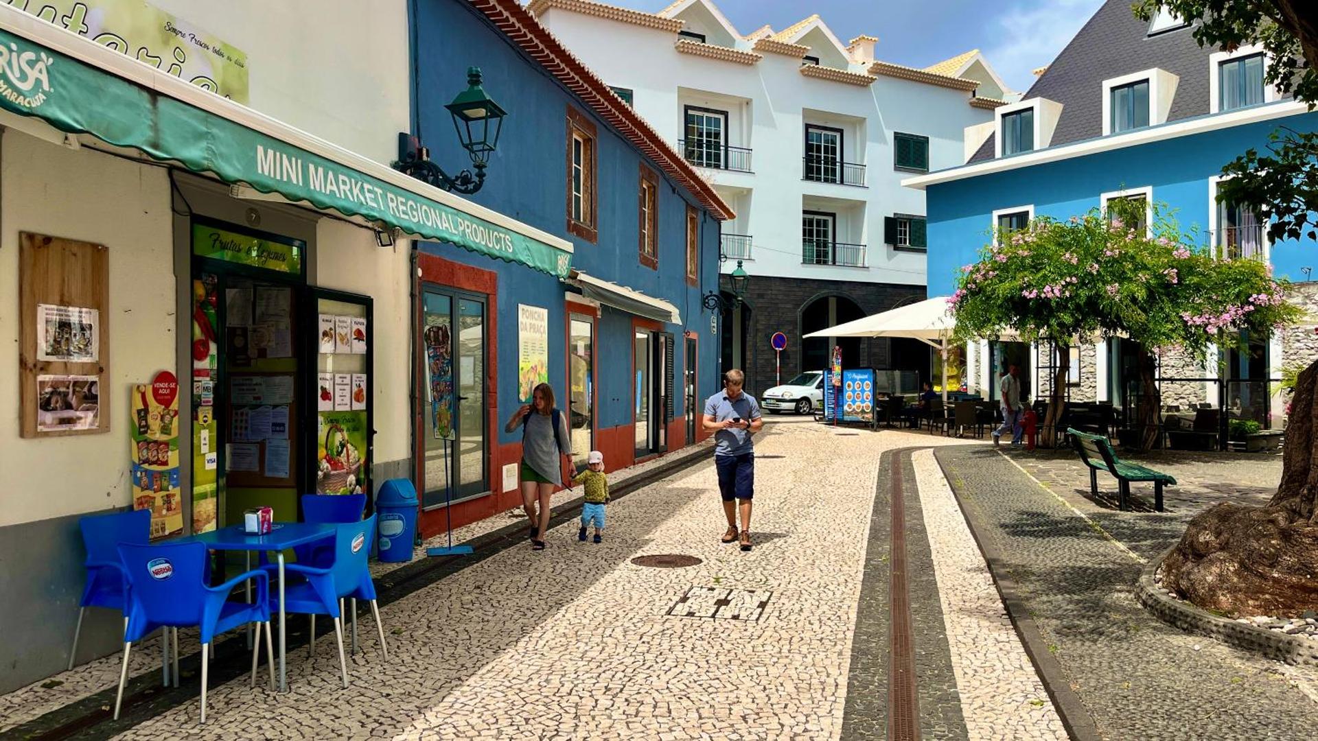 Amazing SEA LIGHT Apartment, close to the beach.